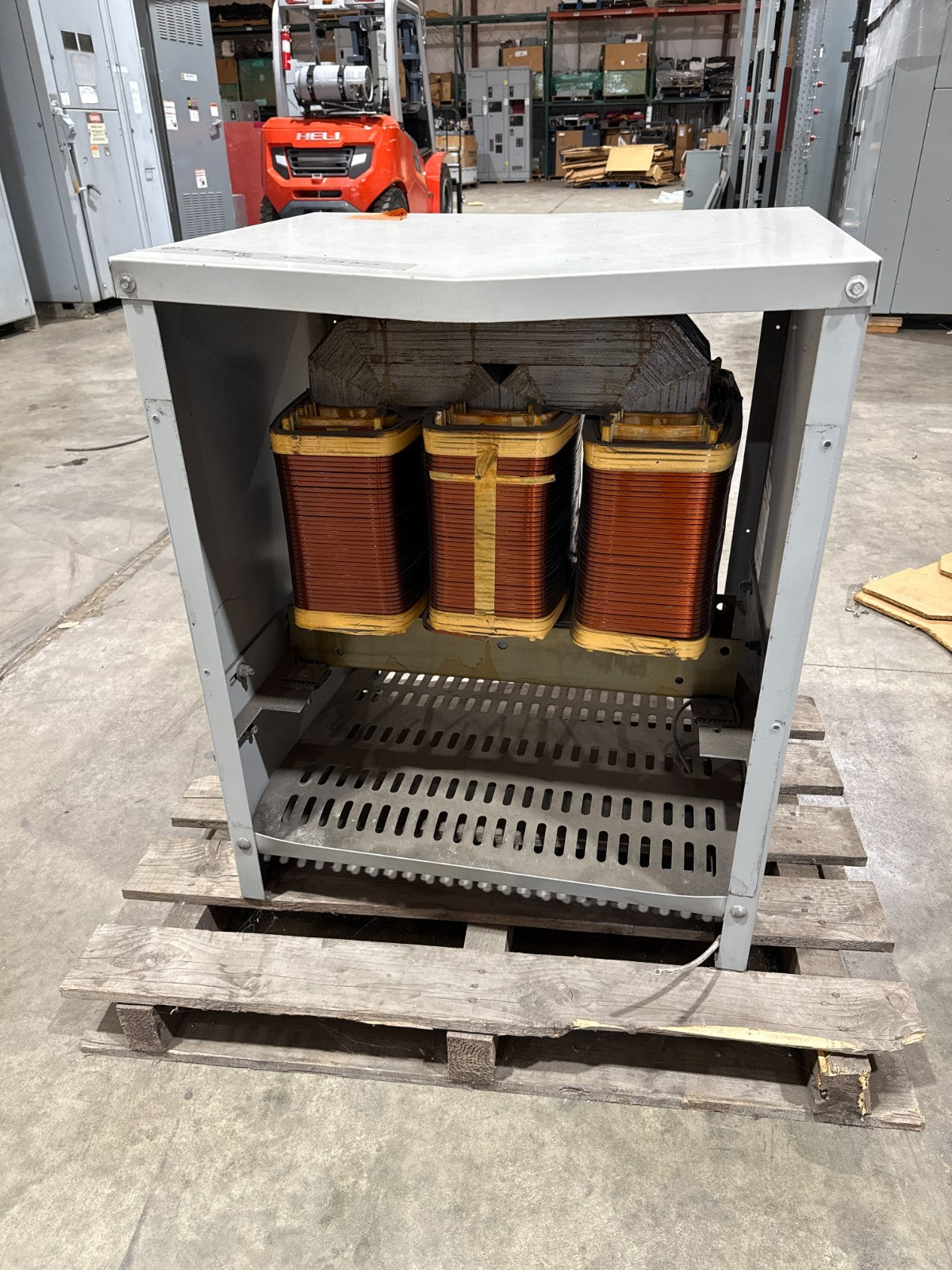 75KVA Hevi-Duty Transformer ET5H75S Pri 480V Sec 240/120V 3PH Indoor Encl Used