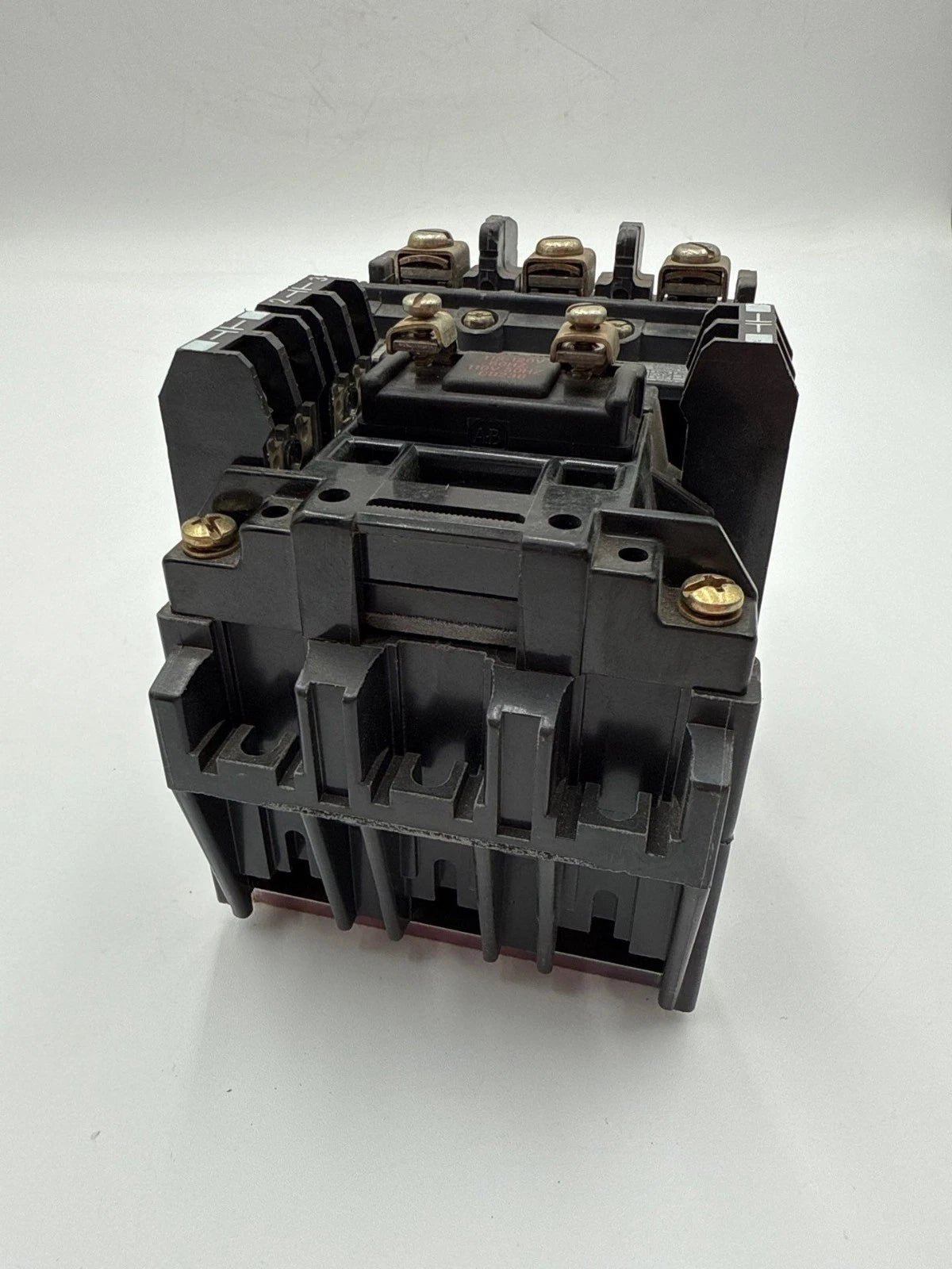 Allen Bradley 500-B0DX21 Contactor NEMA Size 1 27A 3P 600V 10HP Coil 110/120V Used