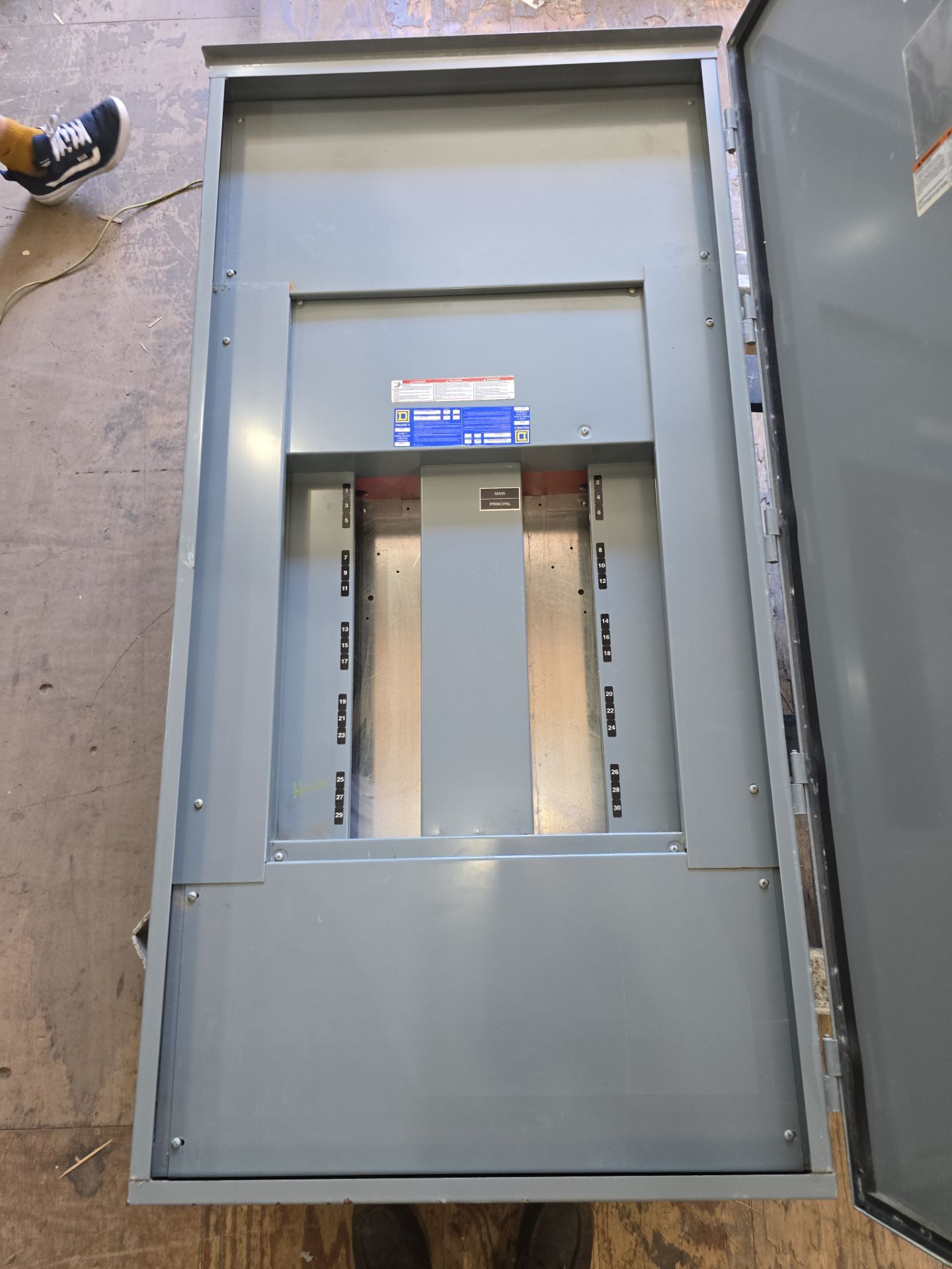 Square D HCM I-Line Panelboard 200A 480V 3PH 3W MCB 3R Encl 200 Amp Panel 30 Cir Used