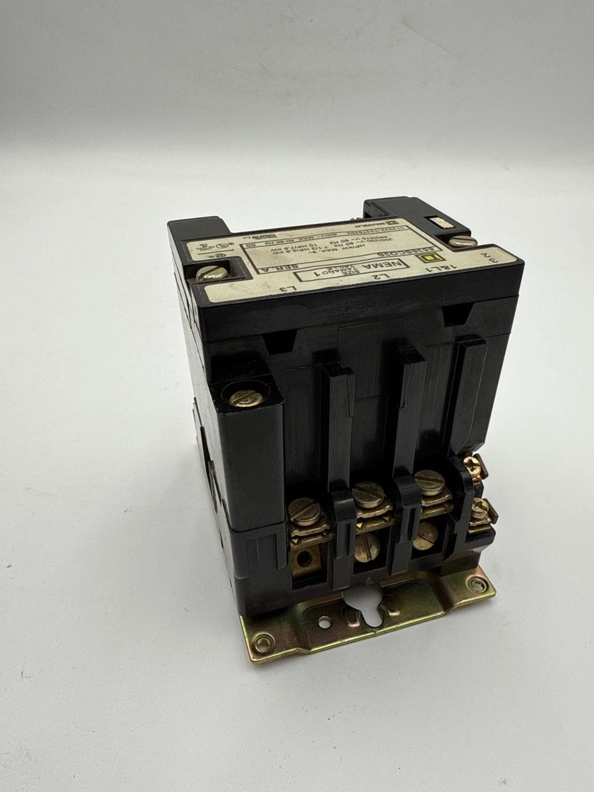 Square D 8536SCO3S NEMA Size 1 Contactor 3P 600V 3PH 10HP Coil 110/120V Ser A Used