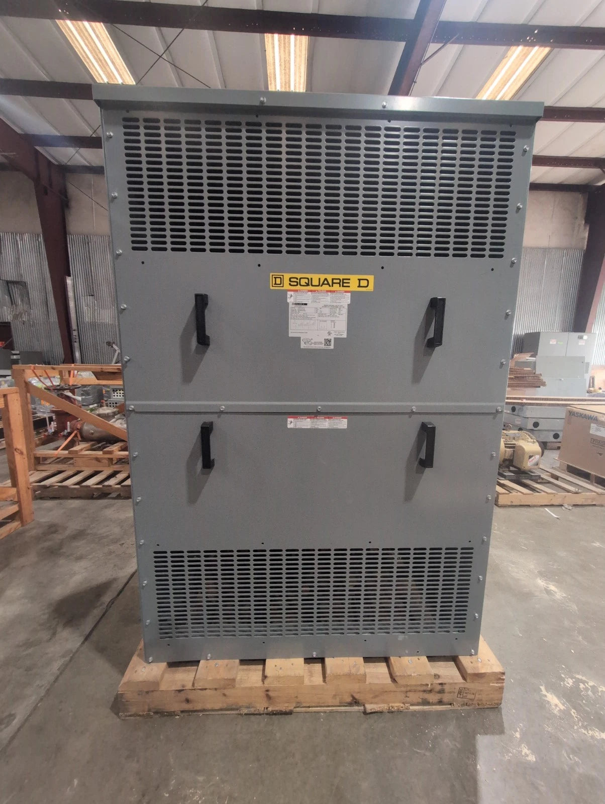 500 kVA Square D EX500T76HFCU Transformer Pri 480V Sec 480/277V 3PH 60Hz New New