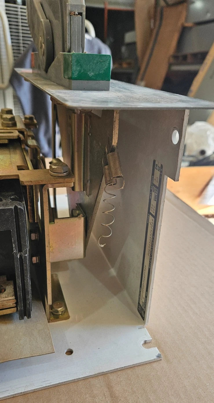 Allen Bradley 2100 Centerline 600A 600V Main Breaker MCC Bucket LC3600 Used