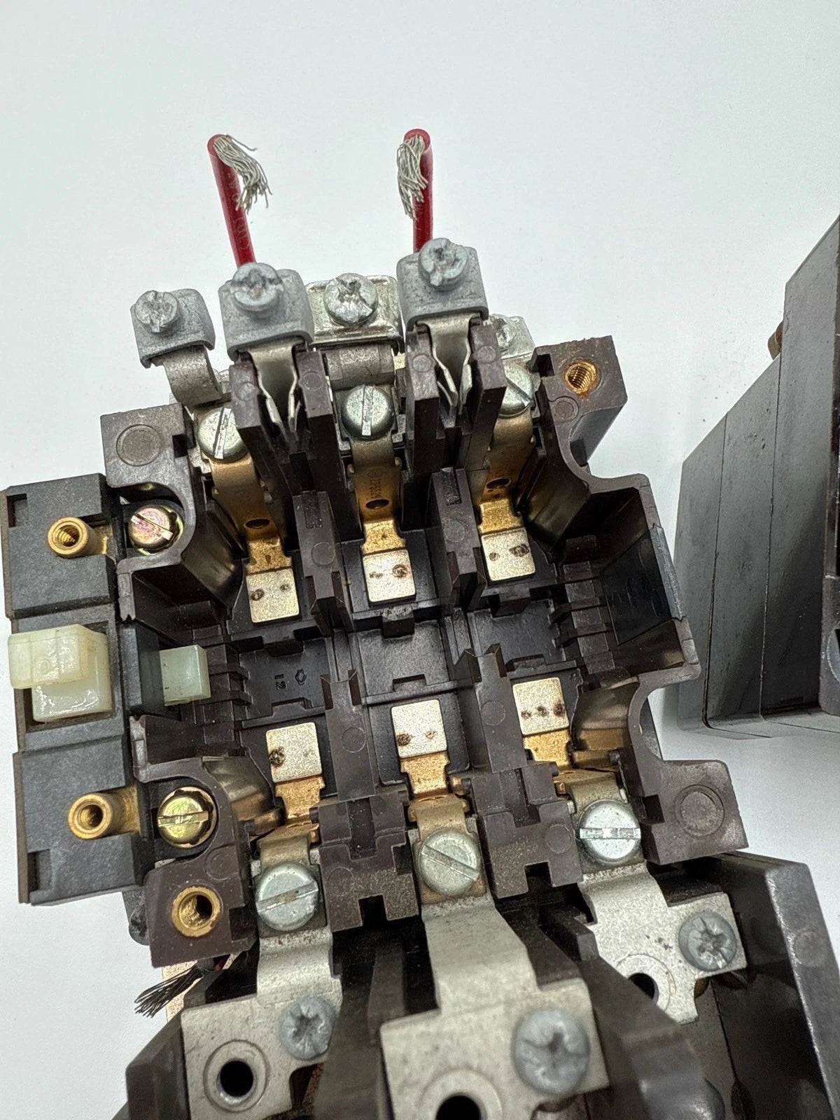 Cutler Hammer A10CNY6 Starter NEMA Size 1.5 1-1/2 10HP 3P 600V Coil 220/240V Used