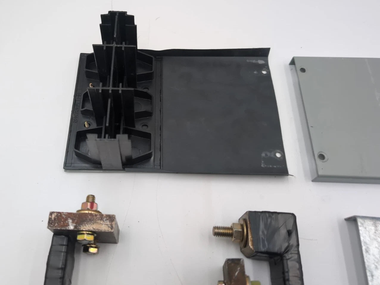 GE ACSMKSG Mounting Strap Kit 250-600A For SCP Plus Panel Frames SGD SGH SGL SGP Used