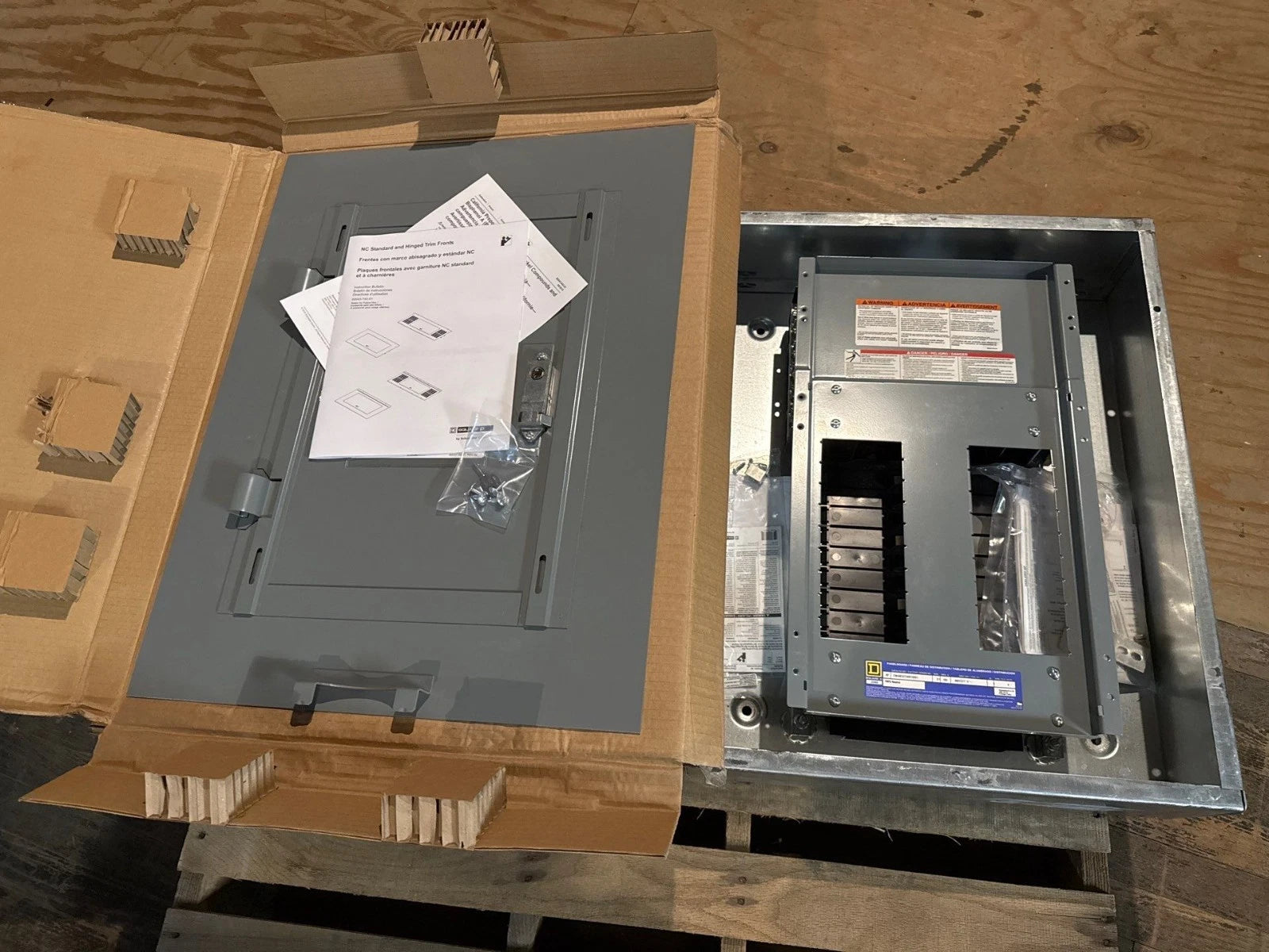 Square D NF Panelboard 100A 480/277V 3PH 4W MLO Panel 100 Amp 18 Cir MH26BE New New