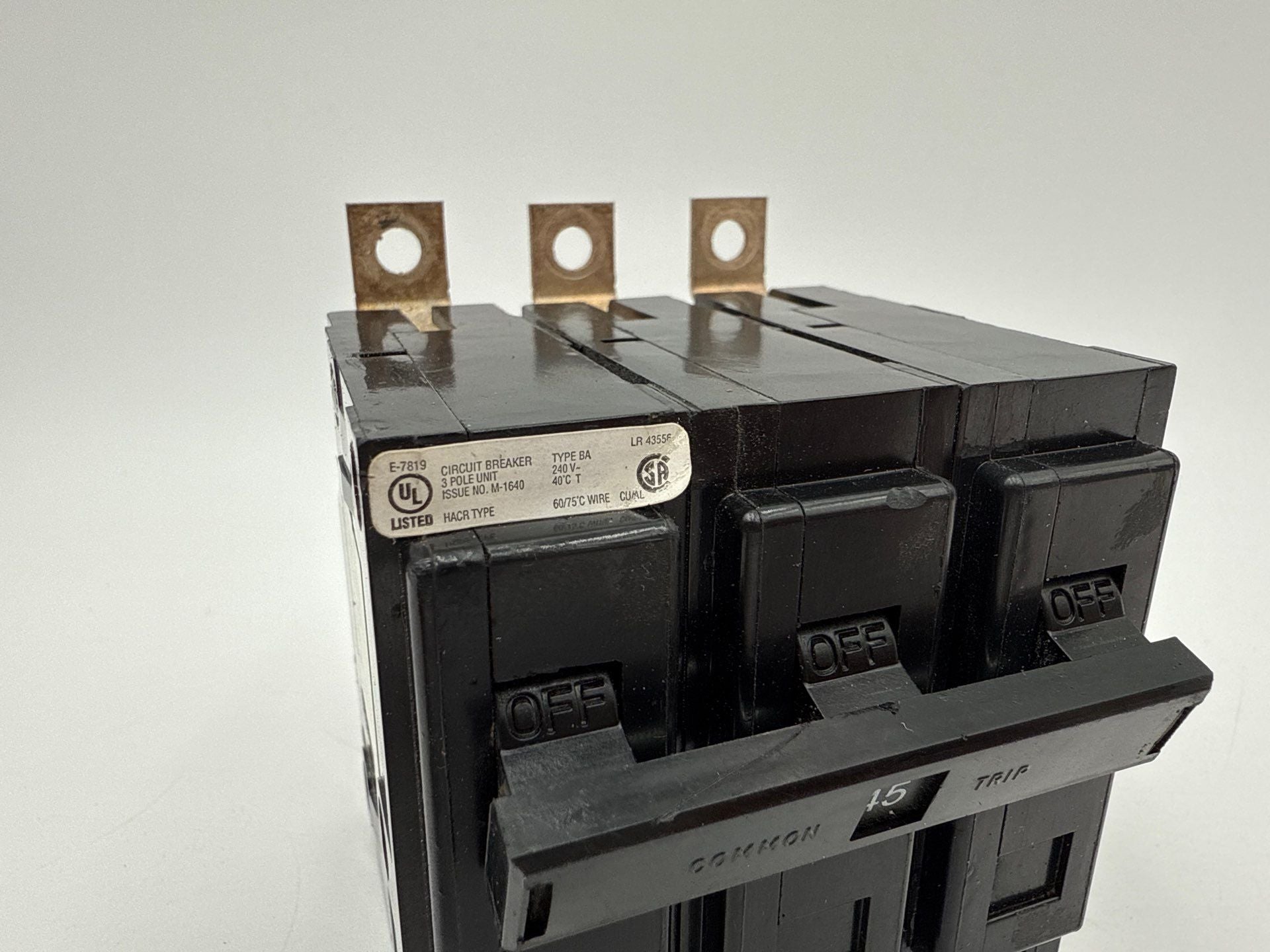 Eaton BAB3045H Circuit Breaker 45A 3P 240V BAB 45 Amp 3 Pole Bolt On 3PH BA345 Used