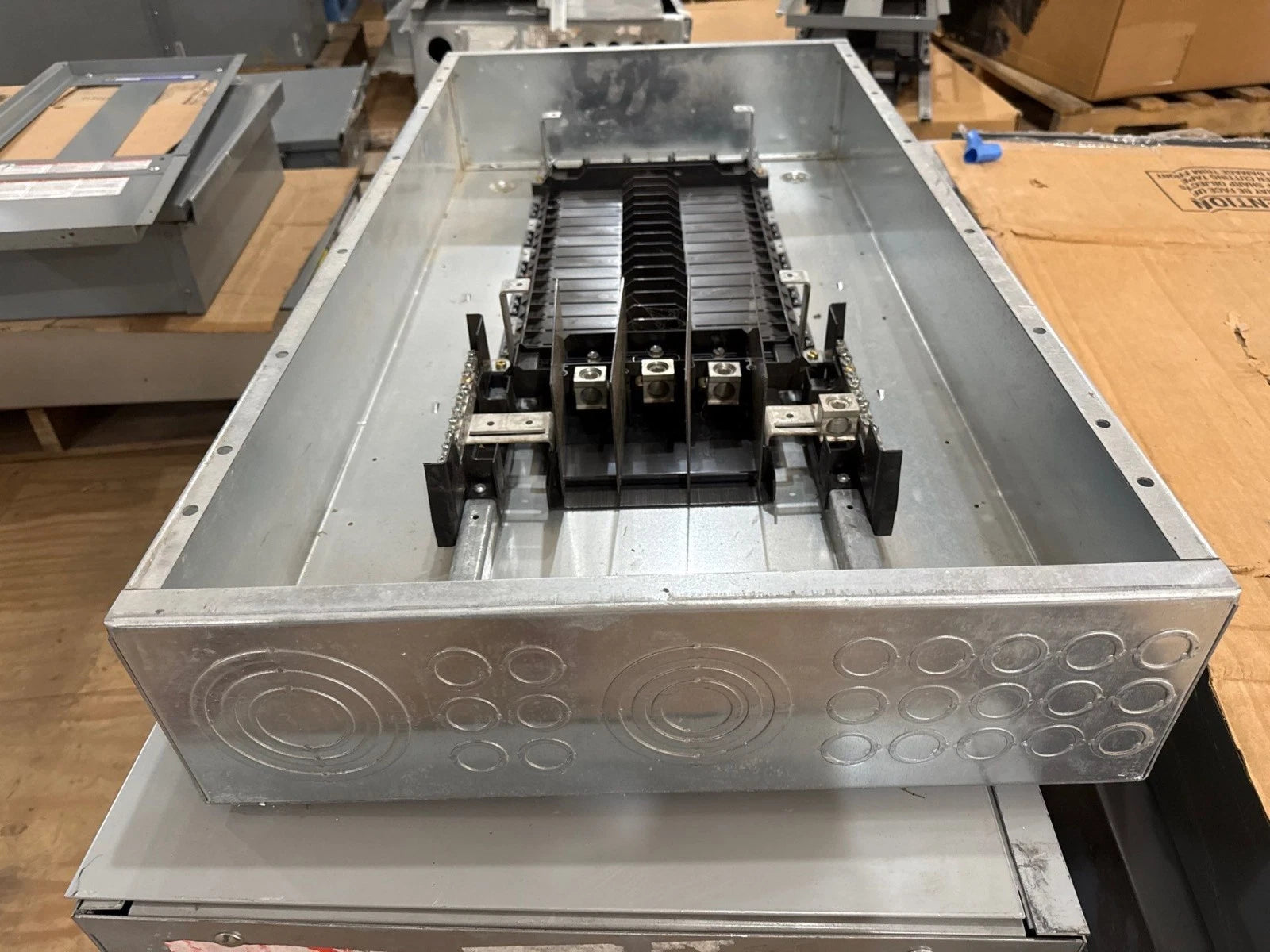 Square D NF430L2C Panelboard 250A 600/347V 3PH 4W NF MLO Panel 250 Amp 30 Cir New