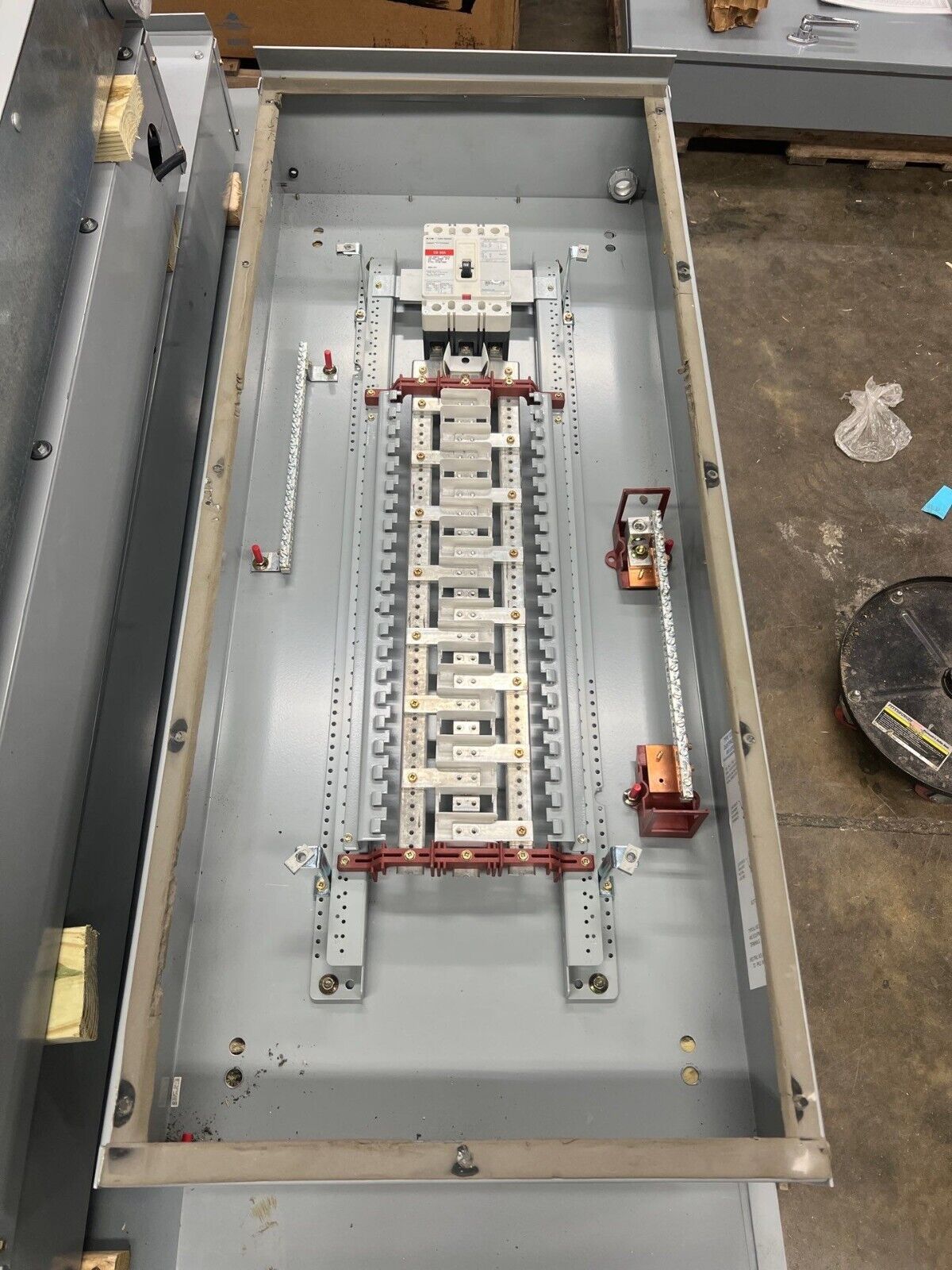 Eaton PRL1A PowRLine Panelboard 225A 208Y/120V 3PH 4W 3R Outdoor Encl MCB ED3150 P640 Used