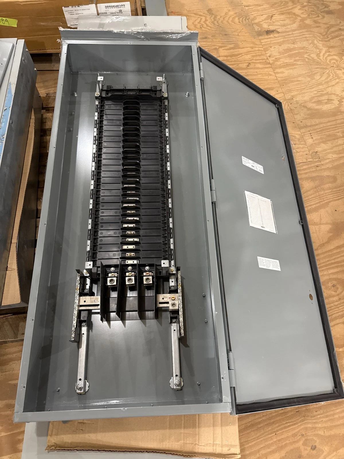 Square D NF Panelboard 250A 480/277V 3PH 4W MLO Panel 250 Amp 54 Cir 3R Encl New