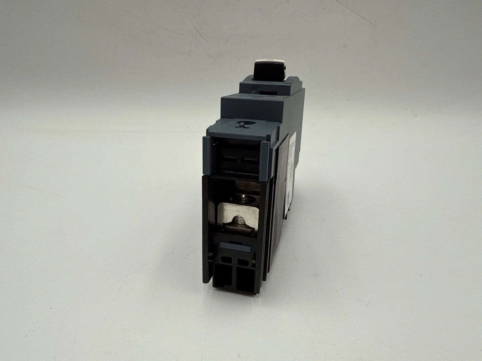 Siemens 3VA4130-5ED14-0AA0 Circuit Breaker 30A 1P 347V 3VA41 Bolt On 30 Amp New