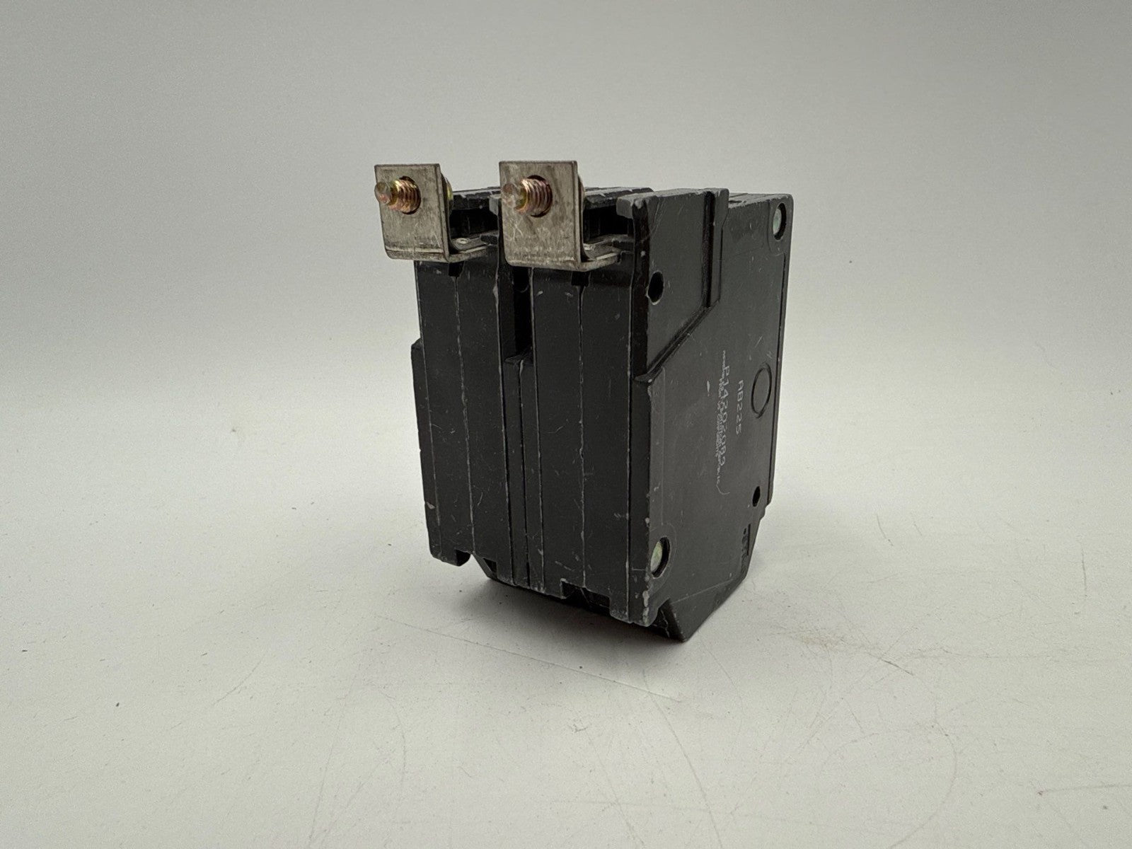 GE THHQB2125 Circuit Breaker 25A 2P 240V 22kA THHQB 25 AMP 2 Pole Bolt On New