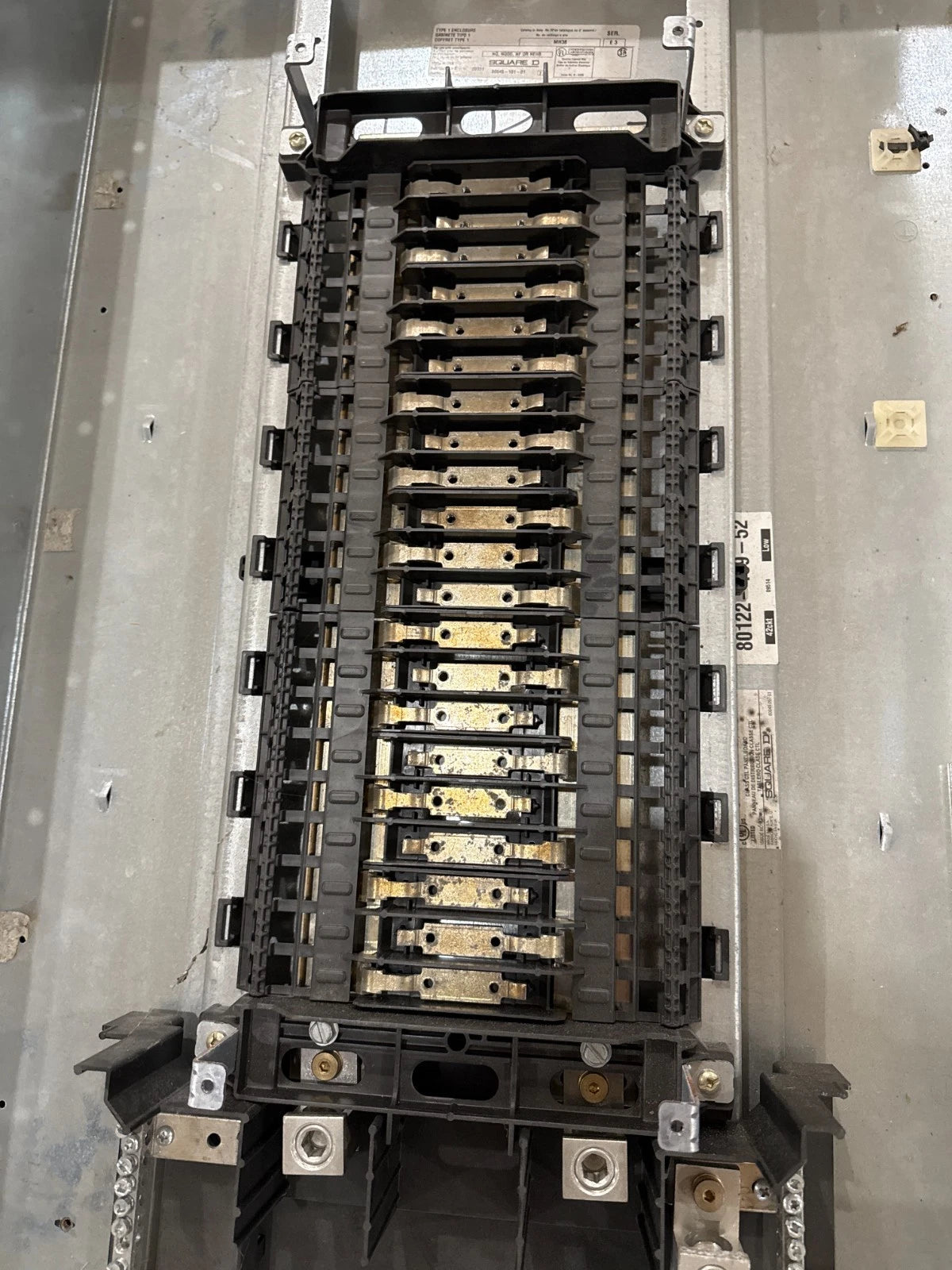 Square D NQ42L2 Panelboard 225A 240V 1PH 3W MLO 225 Amp Panel 42 Cir MH38 Used