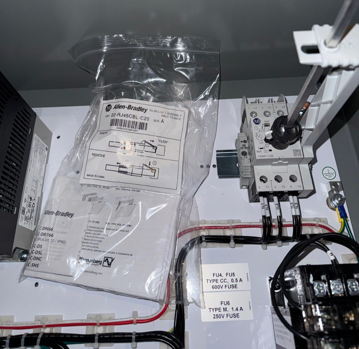 Allen Bradley PowerFlex 525 Packaged Variable Frequency Drive 2HP 3PH 480V VFD New