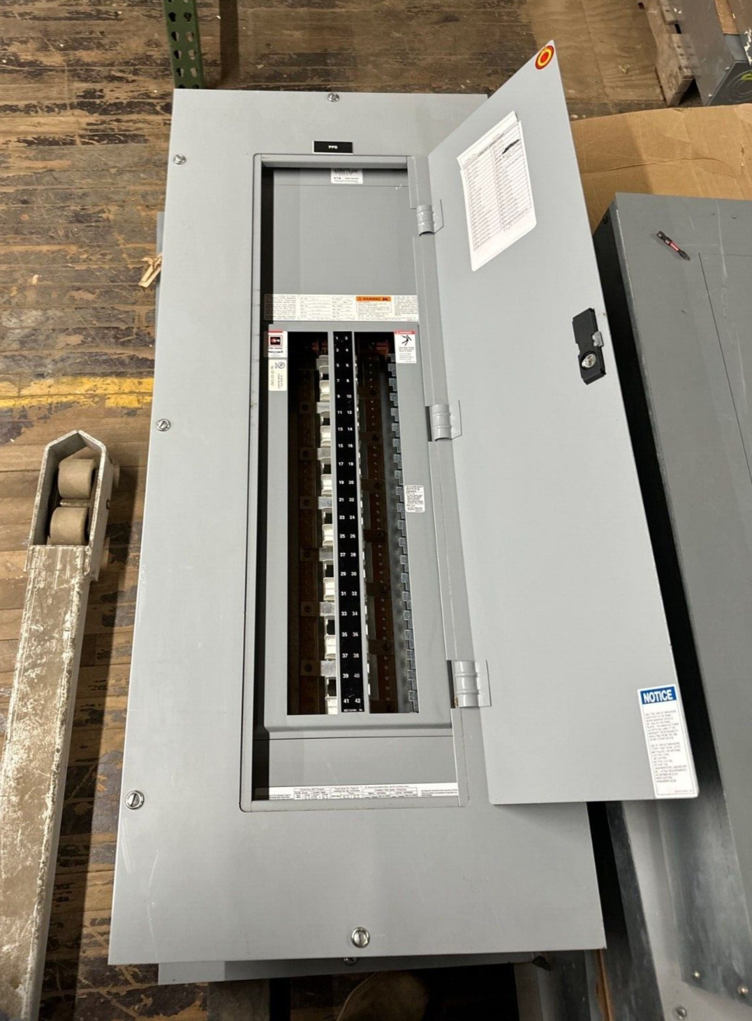 Cutler Hammer PRL1A Panelboard 100A 120/208V 3PH 4W Main Lug MLO 42 Cir 100 Amp P116 Used