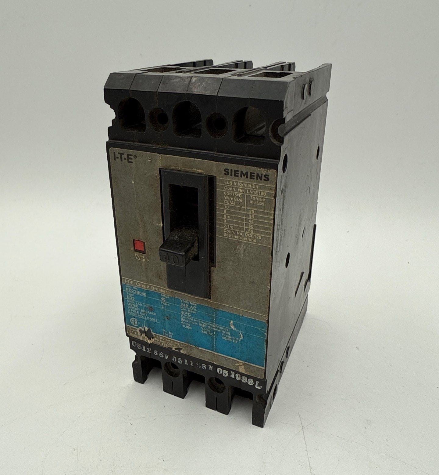 Siemens ITE ED23B040 Circuit Breaker 40A 3P 240V ED2 40 Amp 3 Pole Used