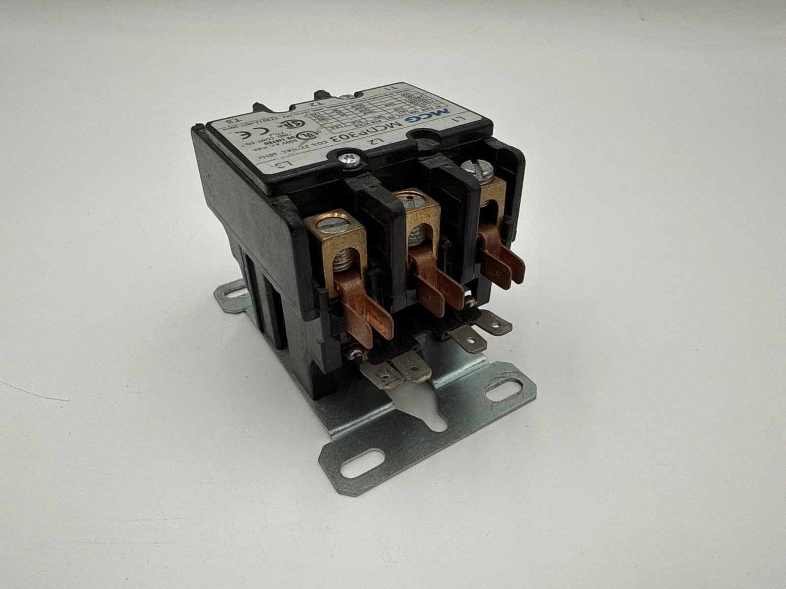 MCG MCDP303 Definite Purpose Contactor 40A 3P 600V 3PH 20HP Coil 277V 40 Amp Used