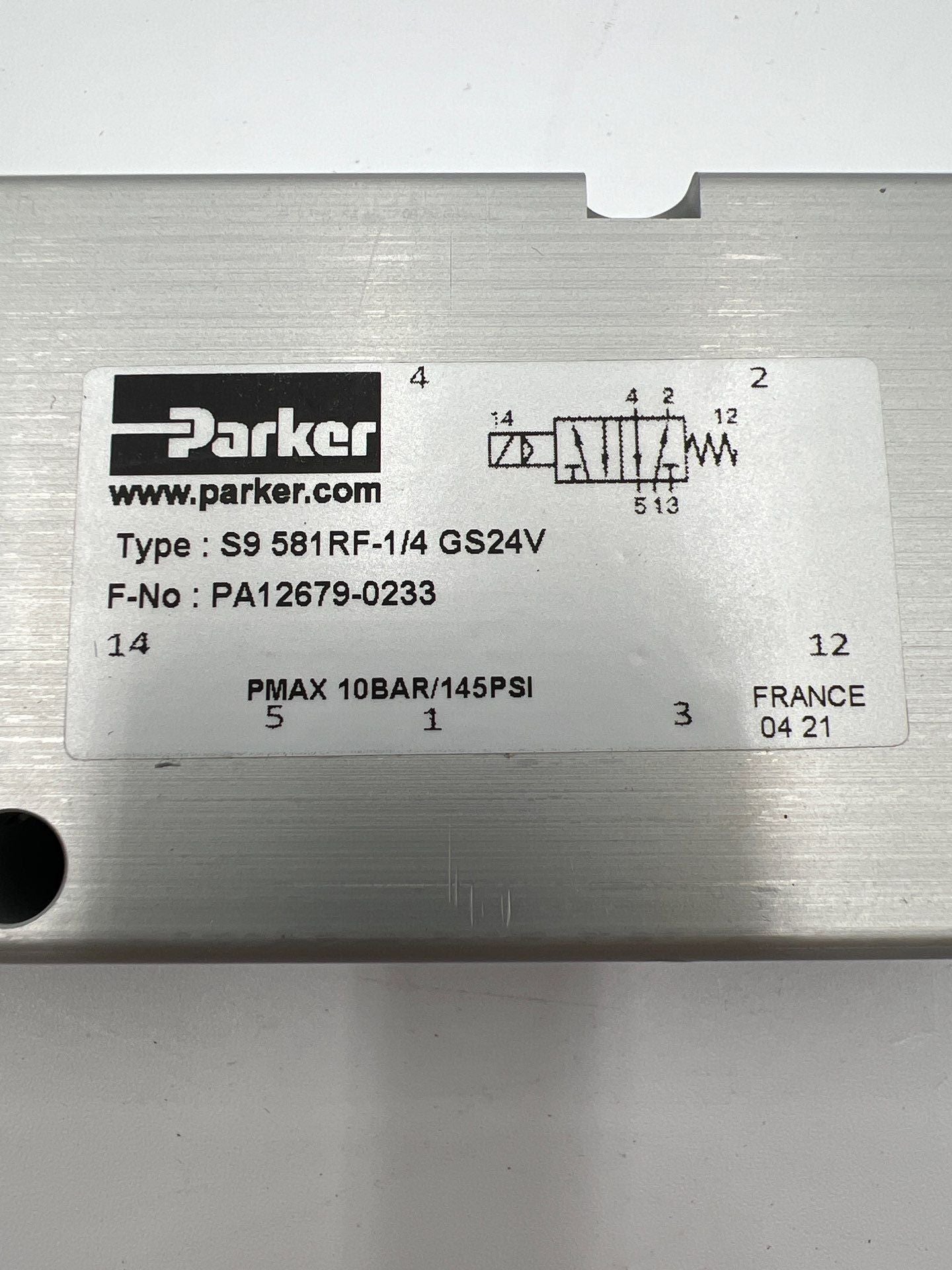 Parker PA12679-0233 New