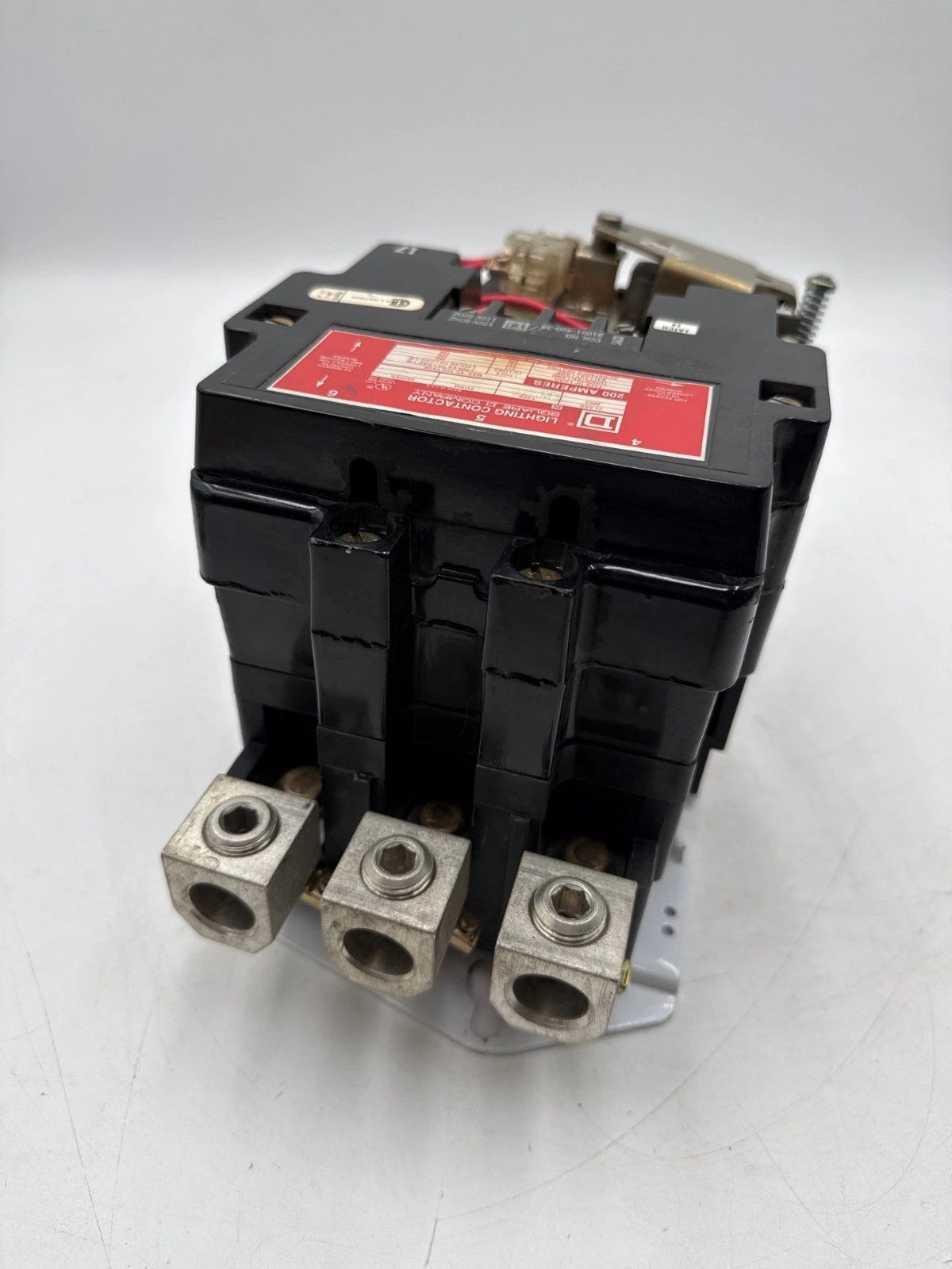 Sq D 8903SV011 Lighting Contactor Coil 110/120V 200A 3P 600V Mechanically Held Used