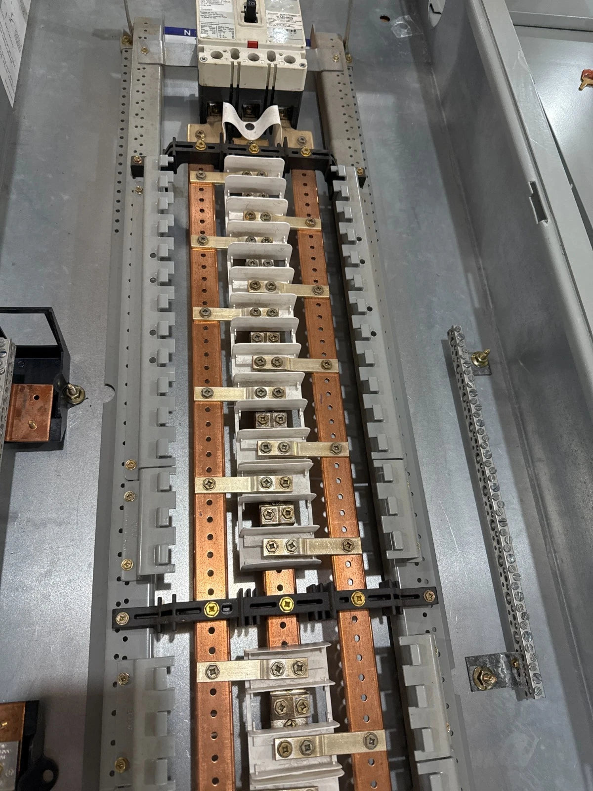 Eaton PRL1A Panelboard 225A 208/120V 3PH 4W MCB Panel 225 Amp 60Cir EDB3225BP10 Used