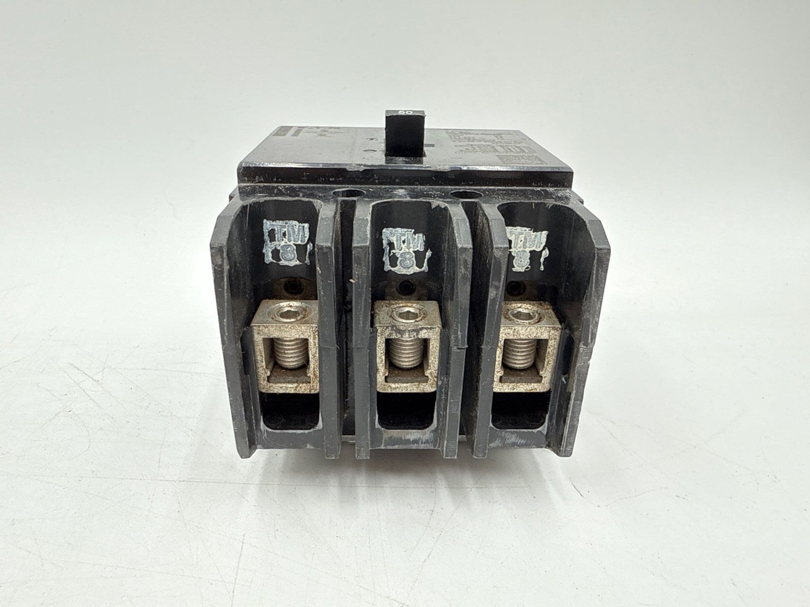 Eaton GHB3050 Circuit Breaker 50A 3P 480/277V 3PH GHB 50 Amp 3 Pole Bolt On