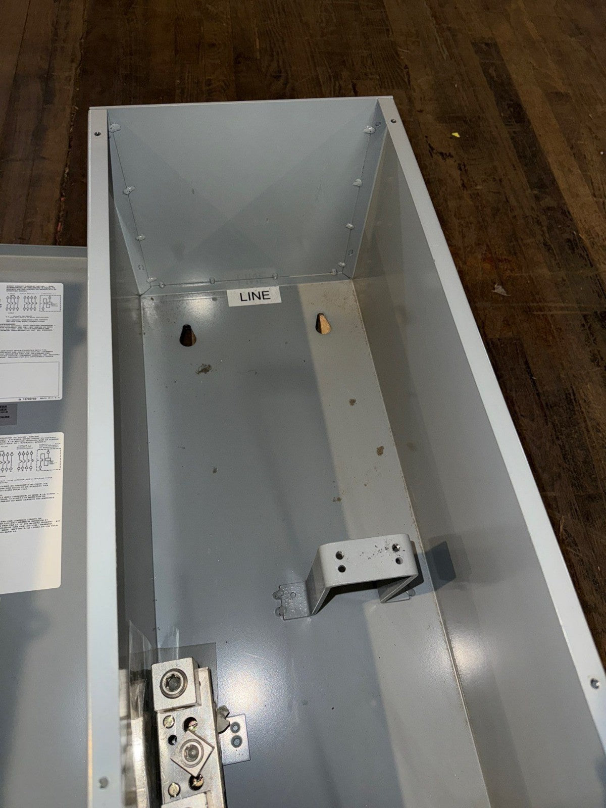 Cutler Hammer SKDN400 Circuit Breaker Enclosure 400A 600V HKD KD KDB DK Frame
