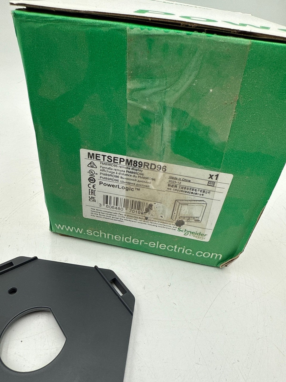 Schneider METSEPM89RD96 Remote Display POWERLOGIC PM8000 W/ Cable and Mount Accs New