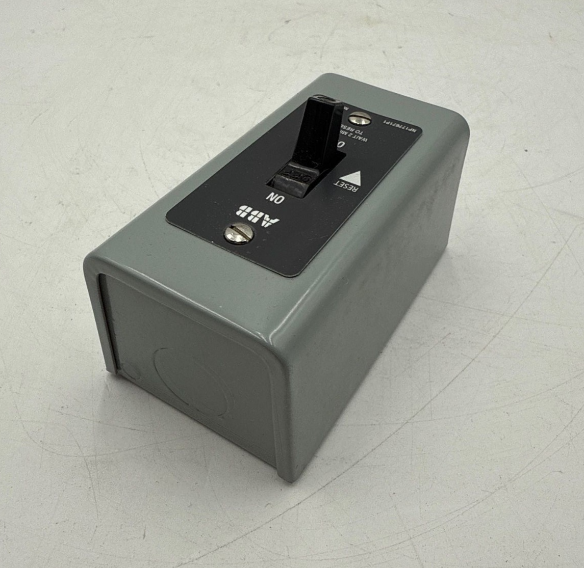 ABB CR101Y1 Manual Motor Starter Single Speed 1HP 115/230V NEMA Type 1 Indoor New