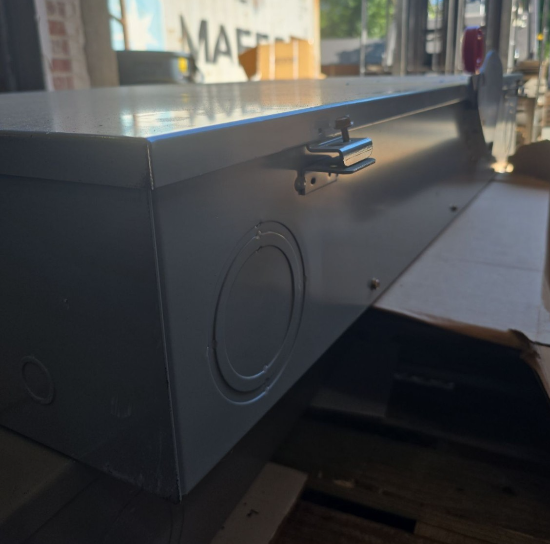 Eaton DH365NGK Safety Disconnect Switch 400A 3P 600V NEMA 1 Indoor 400 Amp Used