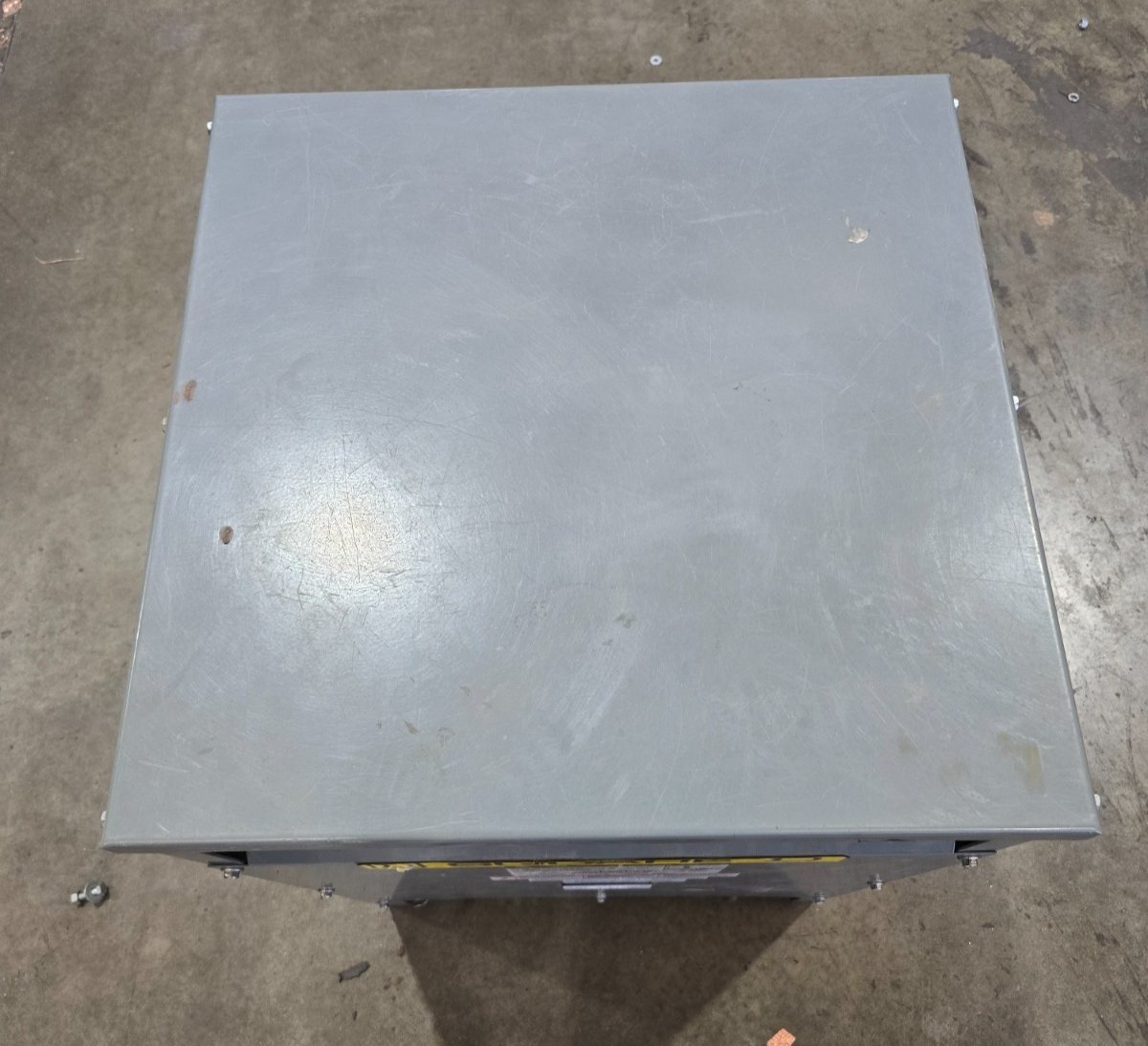 45 KVA Square D EE45T3H Transformer Pri 480V Sec 208/120V 3 Phase Indoor Encl Used