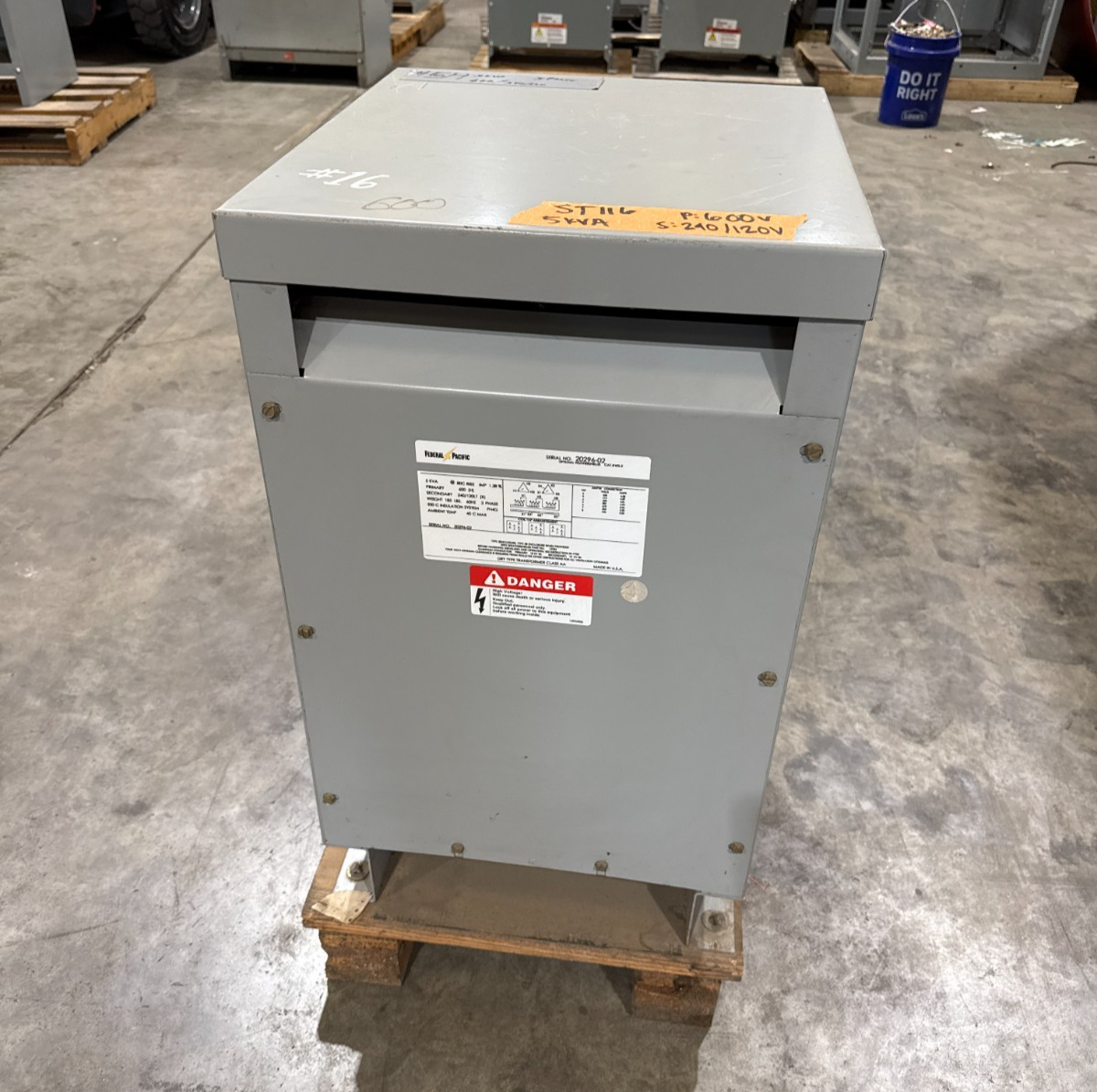 5 KVA Federal Pacific 20296-02 Transformer Pri 600V Sec 240/120V 3PH Indoor Encl New