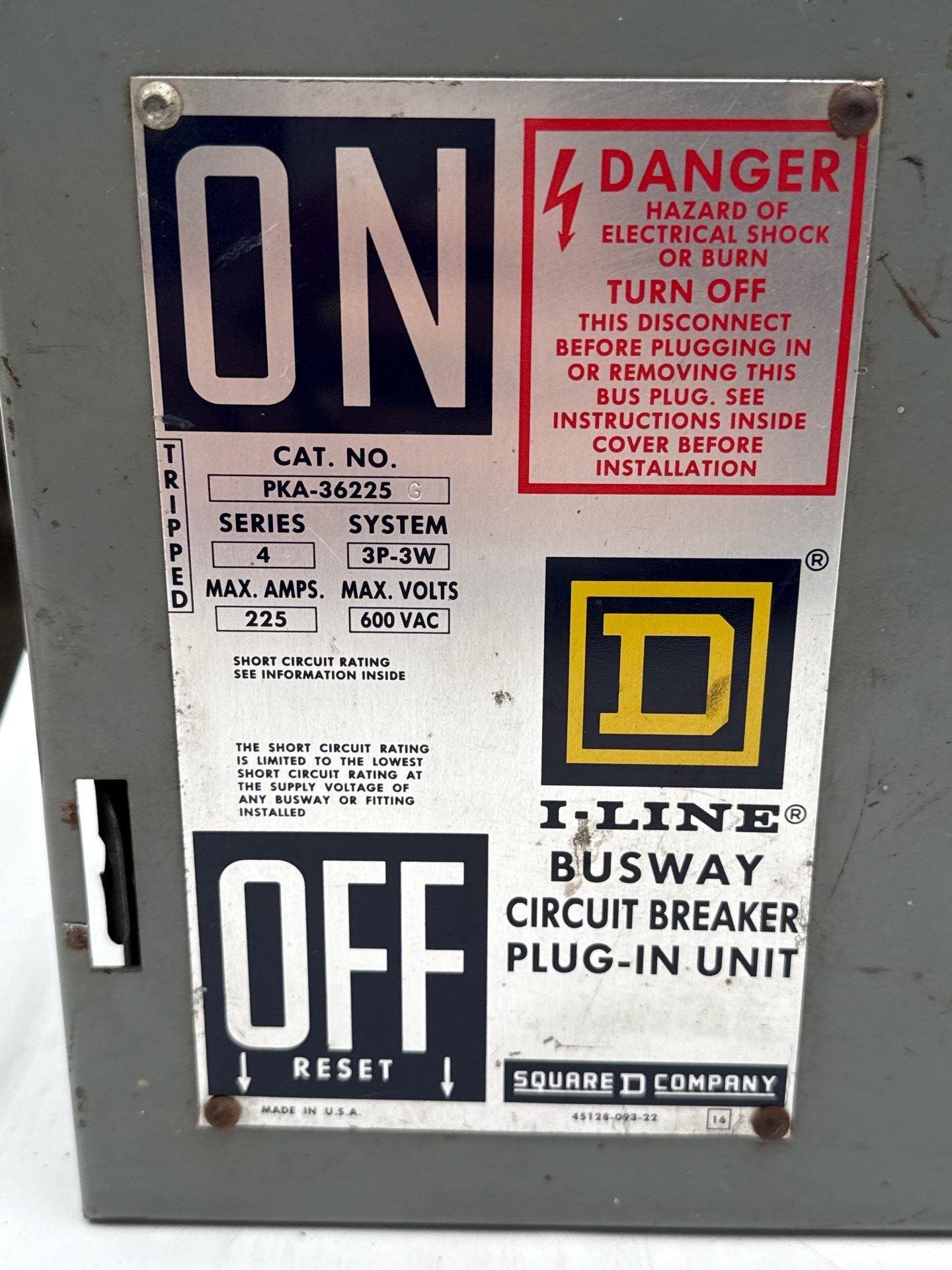Square D PKA36255 Bus Plug 225A 3PH 3W 600V I-Line Bus way Switch 225 Amp New