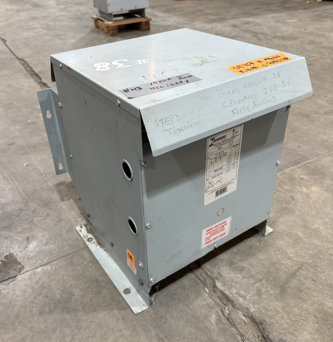 15 KVA Hammond MK015KB Transformer Pri 480V Sec 208/120V 3PH 3R Encl Used