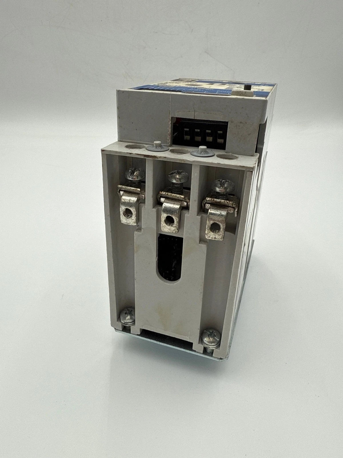 Cutler Hammer W200M1CFC Motor Starter NEMA Size 1 Control 120V 27A 3P 600V 10HP Used