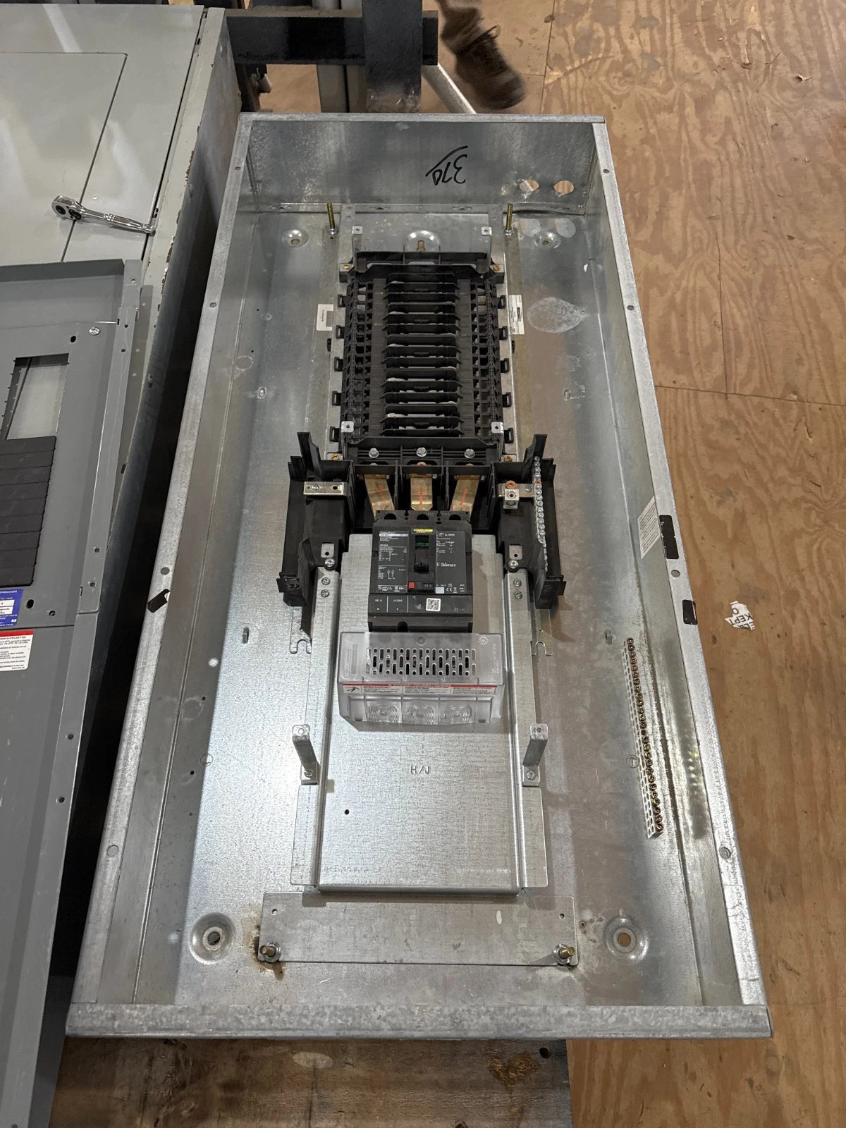 Square D NQ Panelboard 60A 208/120V 3PH 4W MCB Panel 60 Amp 30 Cir HDP36060 Used