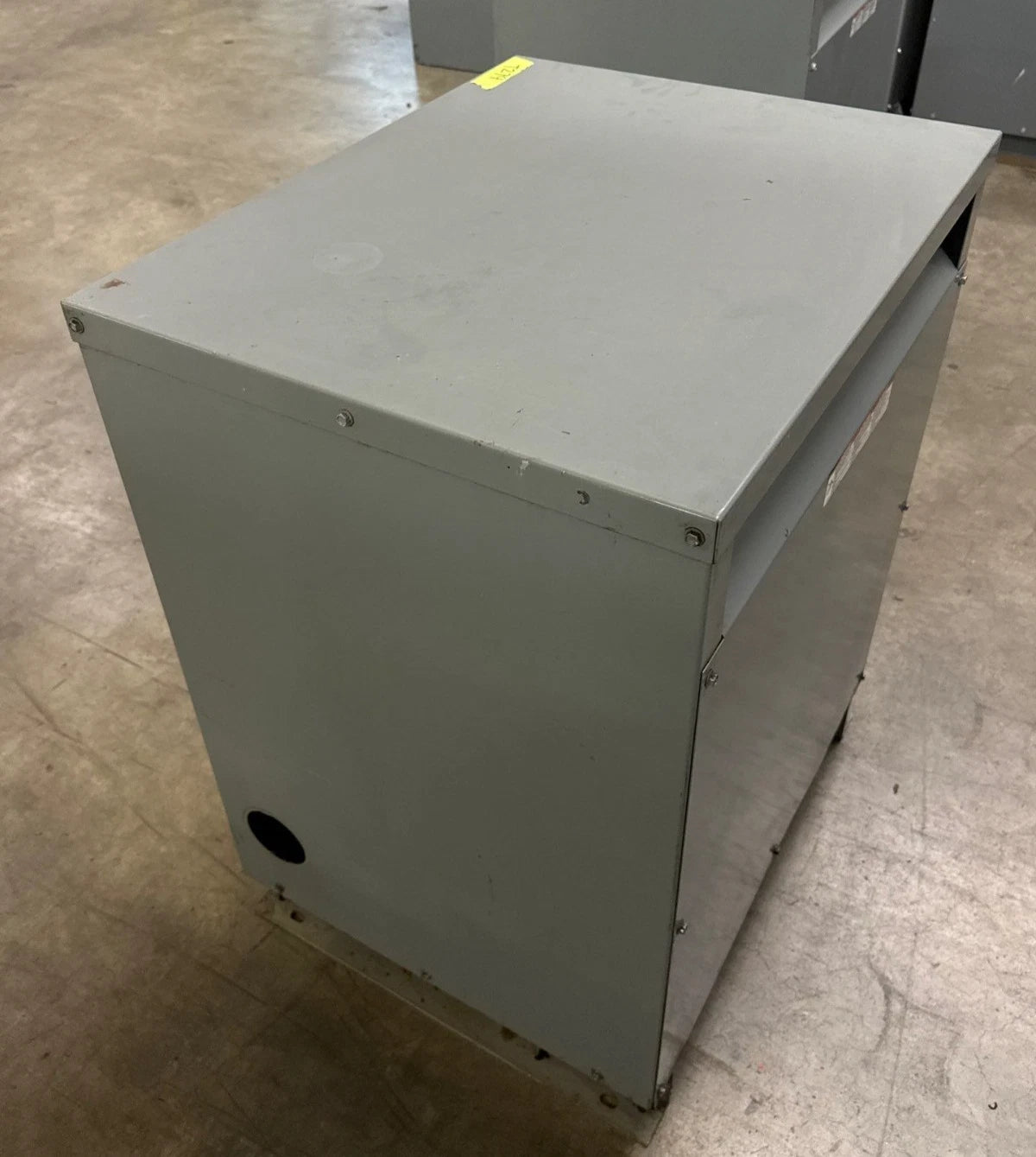 112.5KVA Square D EE112T3H Transformer Pri 480V Sec 208Y/120V 3PH Indoor T279 Used