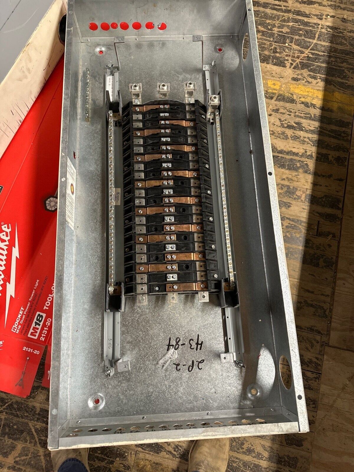 Siemens S1C42ML250ATS S1 Panelboard 250A 208/120V 3PH 4W MLO Indoor Encl 42 Cir P065 Used