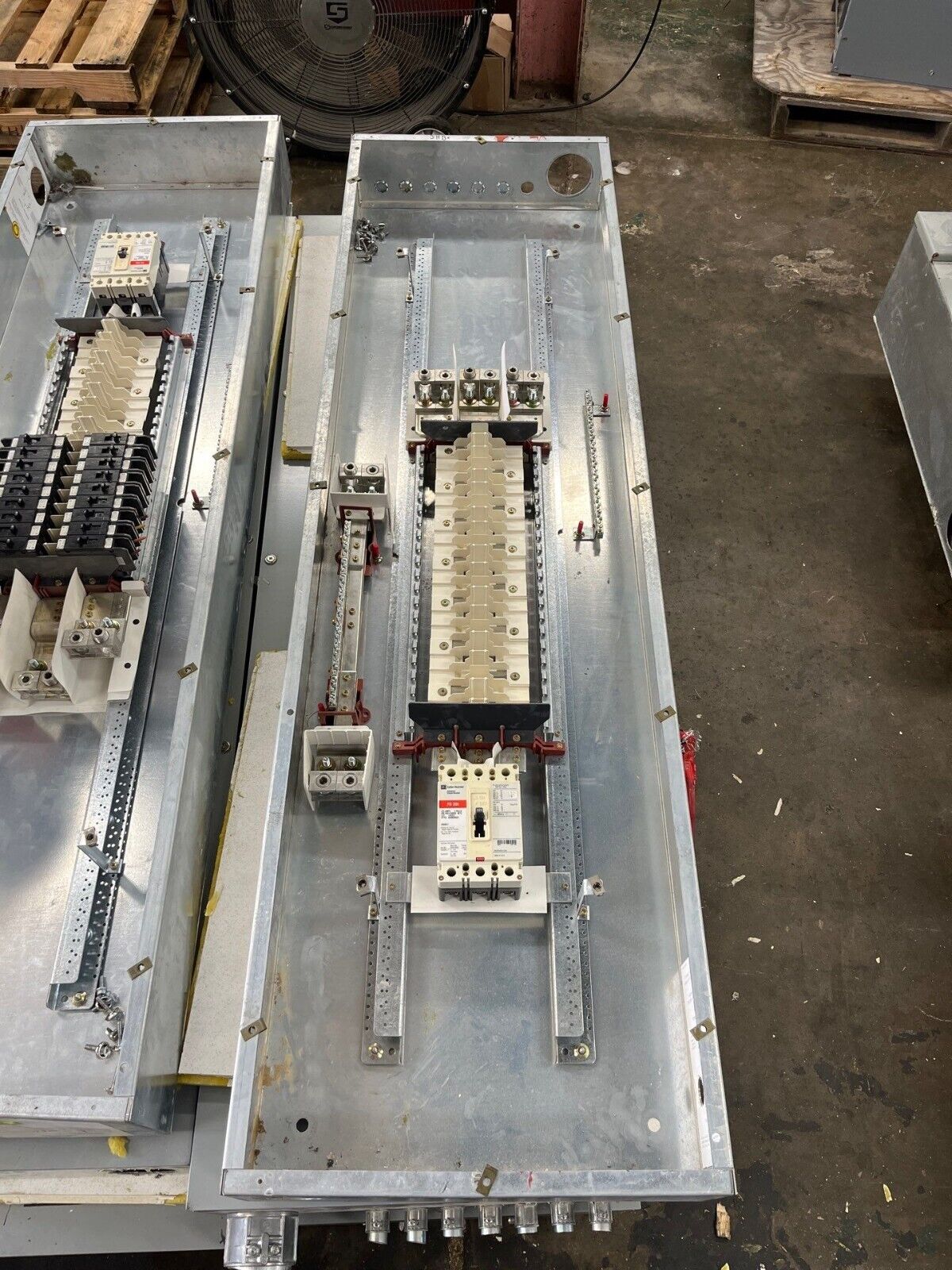 Cutler Hammer PRL2A Panelboard 400A 277/480V 3PH 4W 42Cir Indoor Encl FD3225 MLO P578 Used