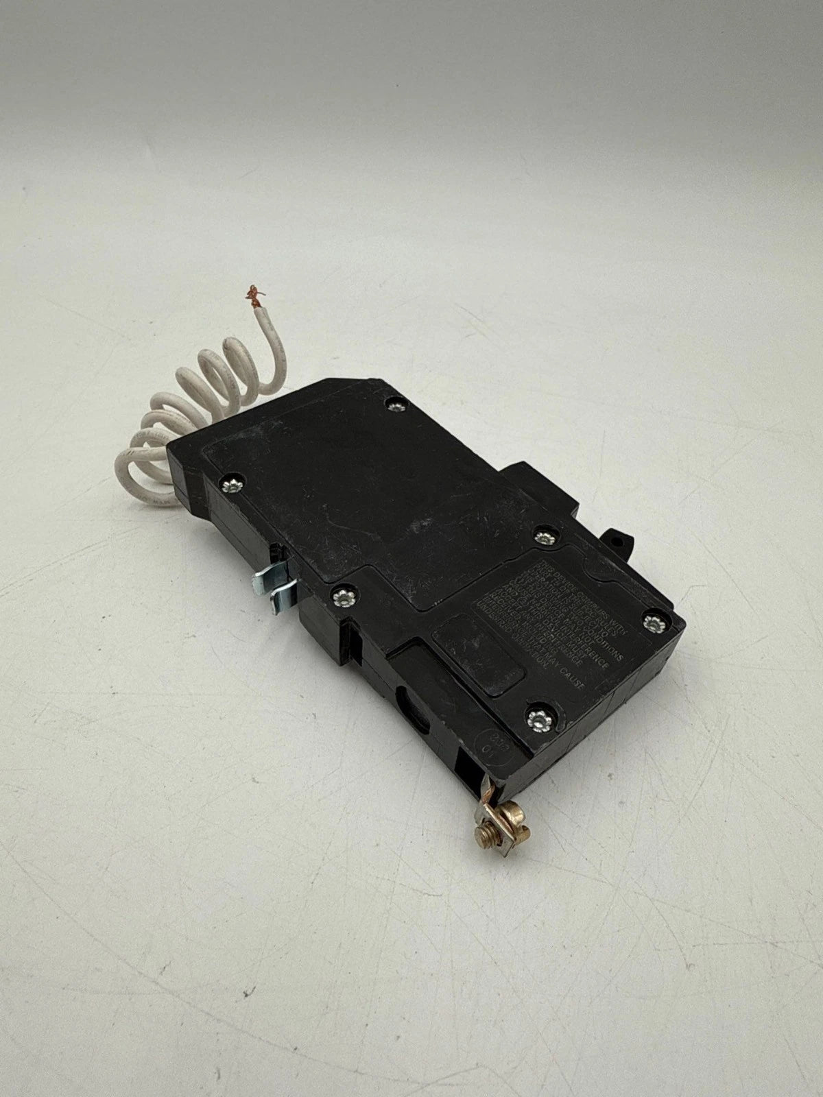 Square D QOB120VHCAFI Circuit Breaker 20A 1P 120V 1PH QOB 20 Amp 1 Pole 22kA Used