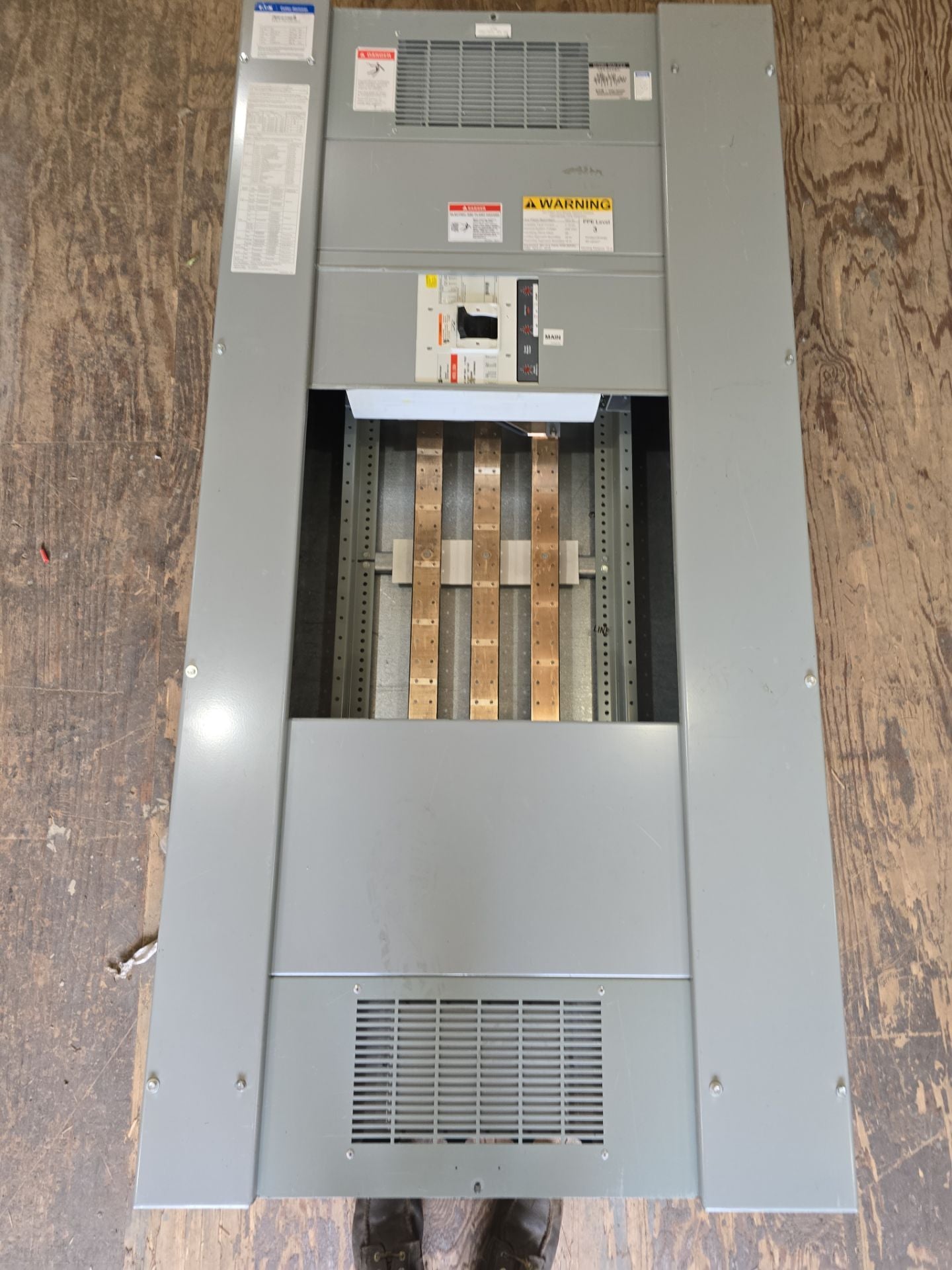 Eaton PRL4 Panelboard 800A 208/120V 3PH 4W MCB 800 Amp Panel MDL3800 BX3673 Used