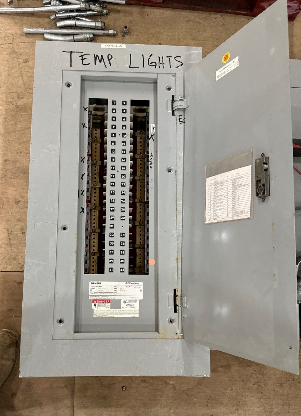 SIEMENS CDP-7 Panelboard 225A 480Y/277V 3PH 4W 42Cir MLO Main Lug 225 Amp P510 Used