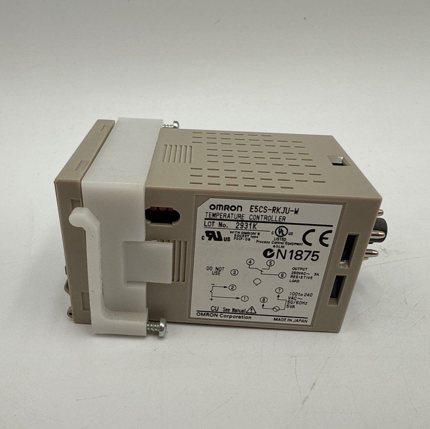 Omron E5CS-RKJU-W Temperature Controller Multi-Range 100-240 V AC New