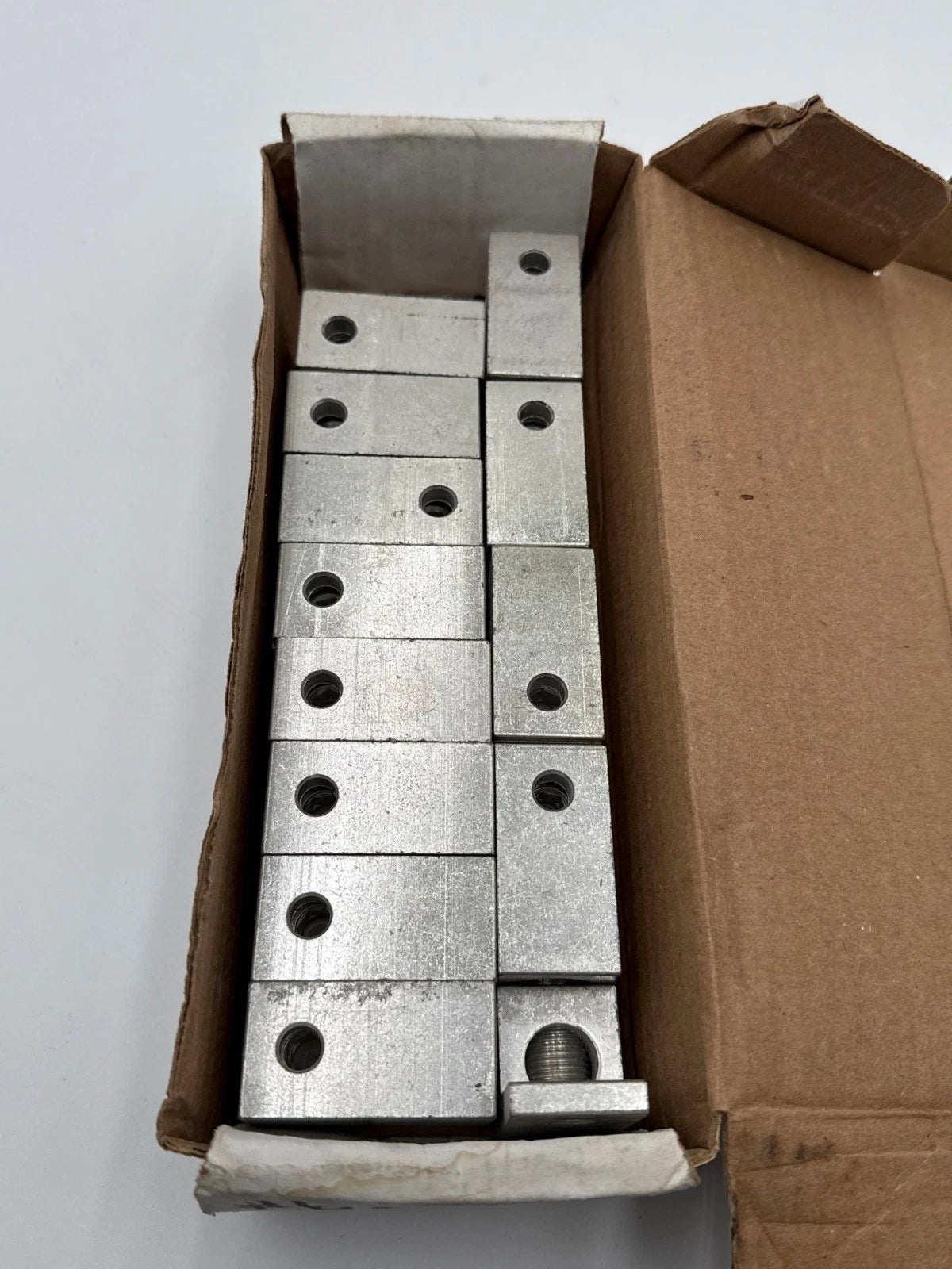 25PC Burndy KA29U 392015 Aluminum Mechanical Terminal Lugs #6-250KCMIL Lot of 25 New