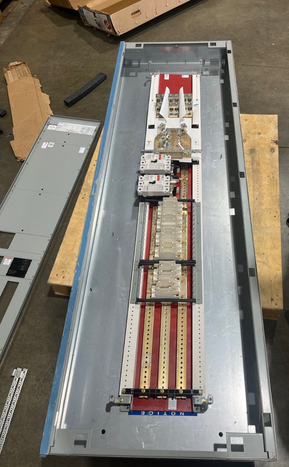 Eaton PRL3A Panelboard 800A 208/120V 3PH 4W MLO Panel 800 Amp 42Cir EZB2890R New