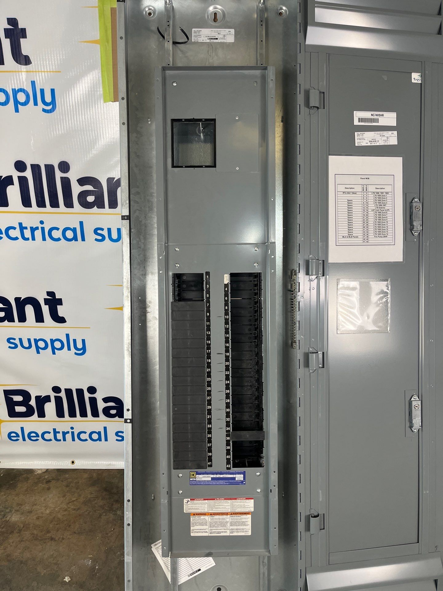 Square D NF Panelboard 400A 480/277V 3PH 4W 42Cir MLO Indoor Encl MH74 Used