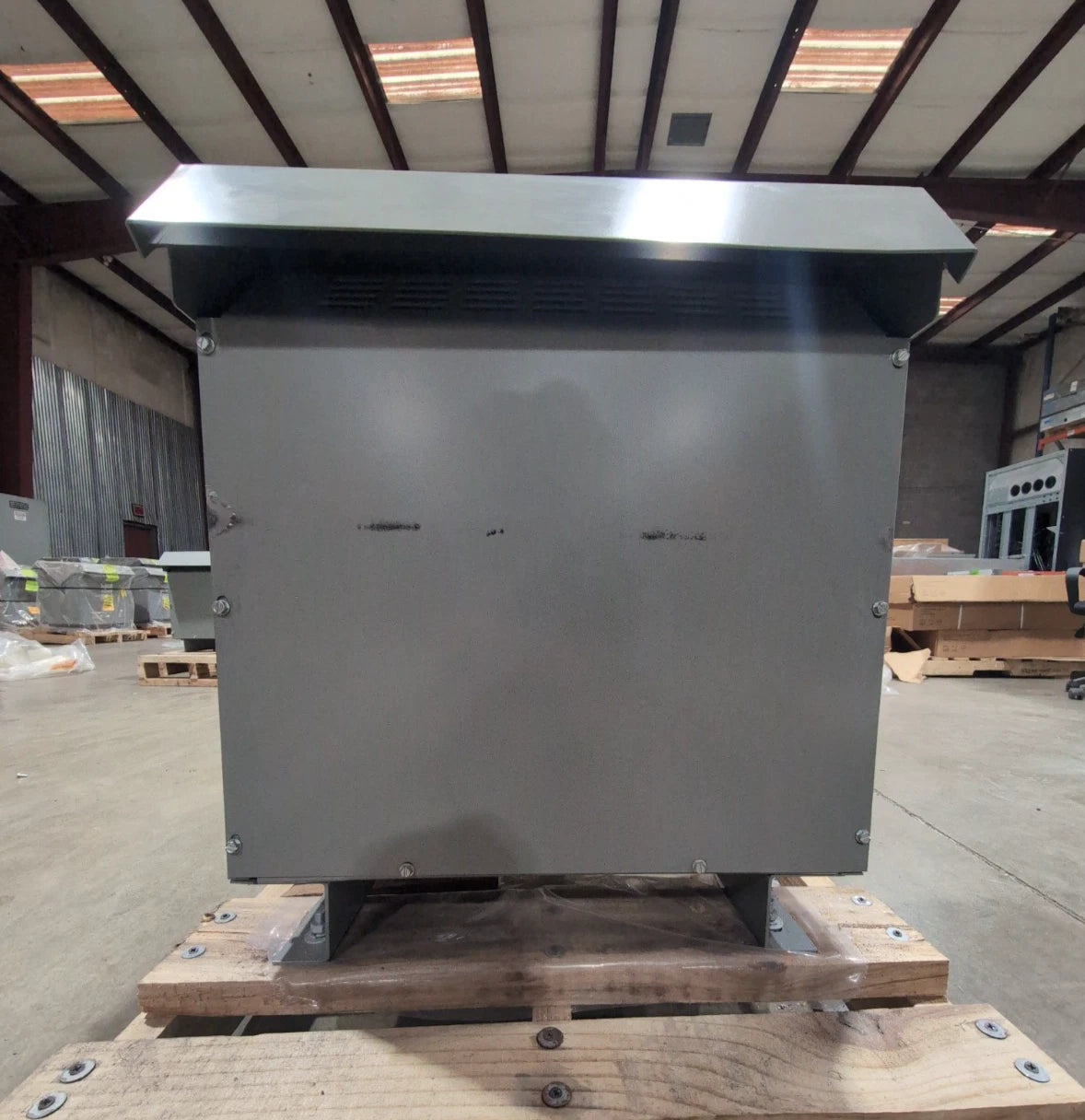 30KVA Siemens 3F3Y030D16 Transformer Pri 480V Sec 208/120V 3PH 3R Encl Outdoor New