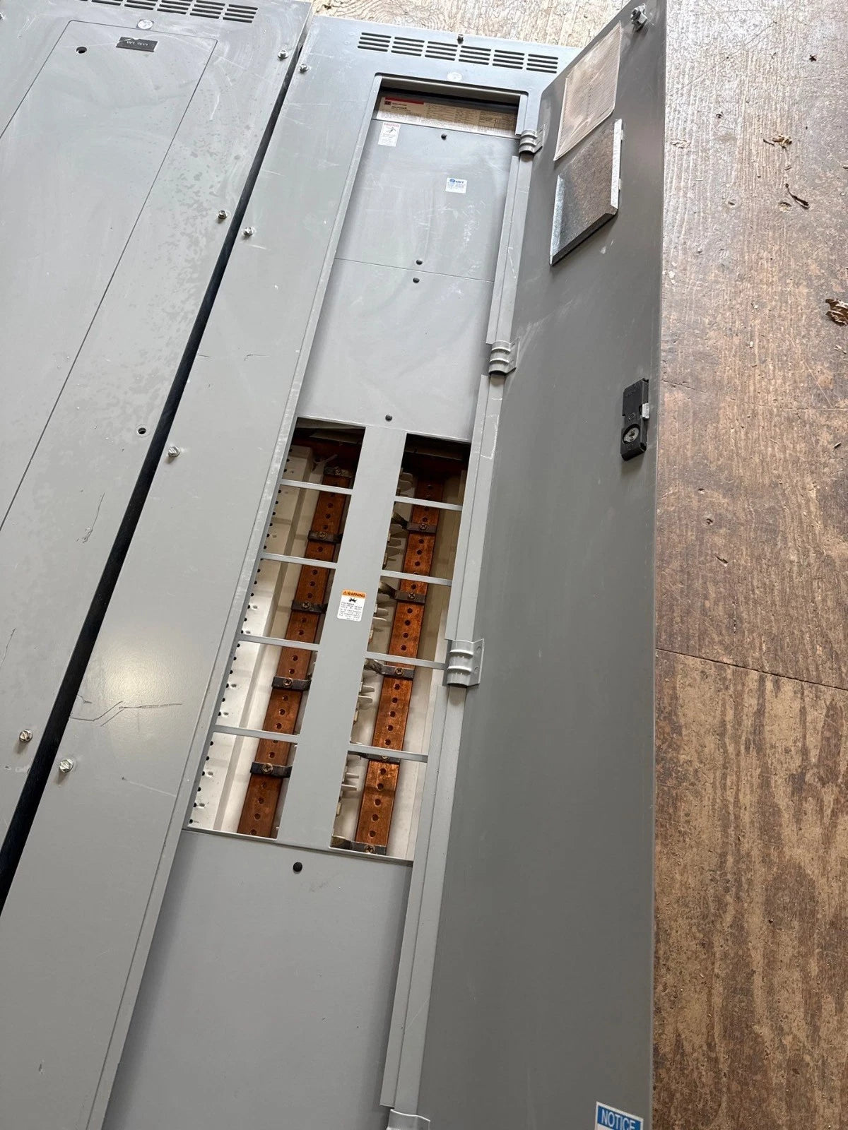 CH PRL3A Panelboard 600A 480/277V 3PH 600 Amp Indoor YS2072 MLO Panel Main Lug Used