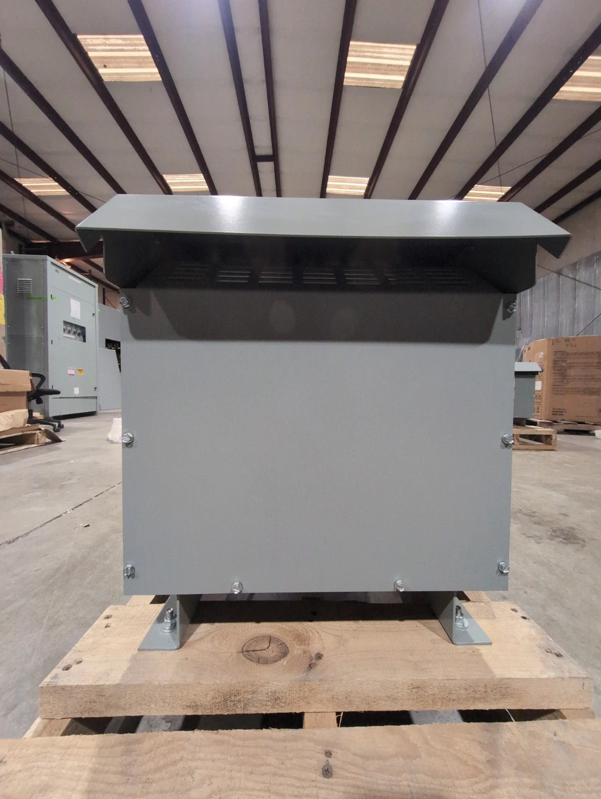 15KVA Siemens 3F3Y015D16 Transformer Pri 480V Sec 208/120V 3PH 3R Encl Outdoor New