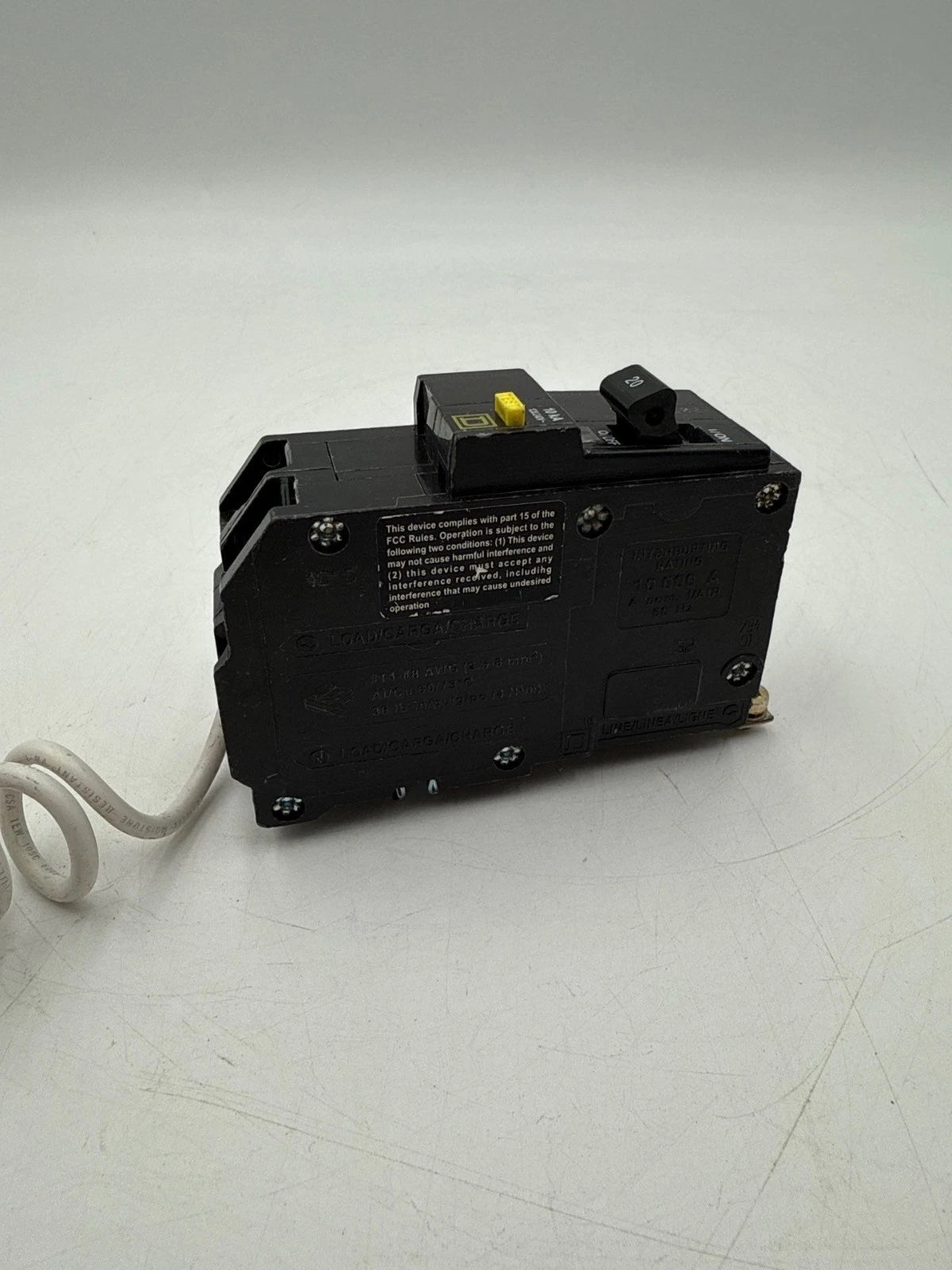 Square D QOB220GFI Circuit Breaker 20A 2P 120/240V 1PH 10kA QOB Bolt On 20 Amp Used