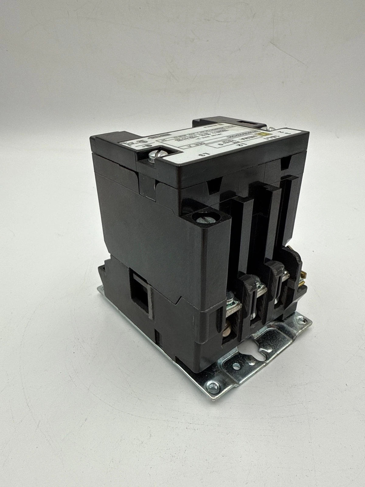 Square D 8536SBG2H30S Contactor Coil 110/120V NEMA Size 0 3P 600V 5HP 3PH Used