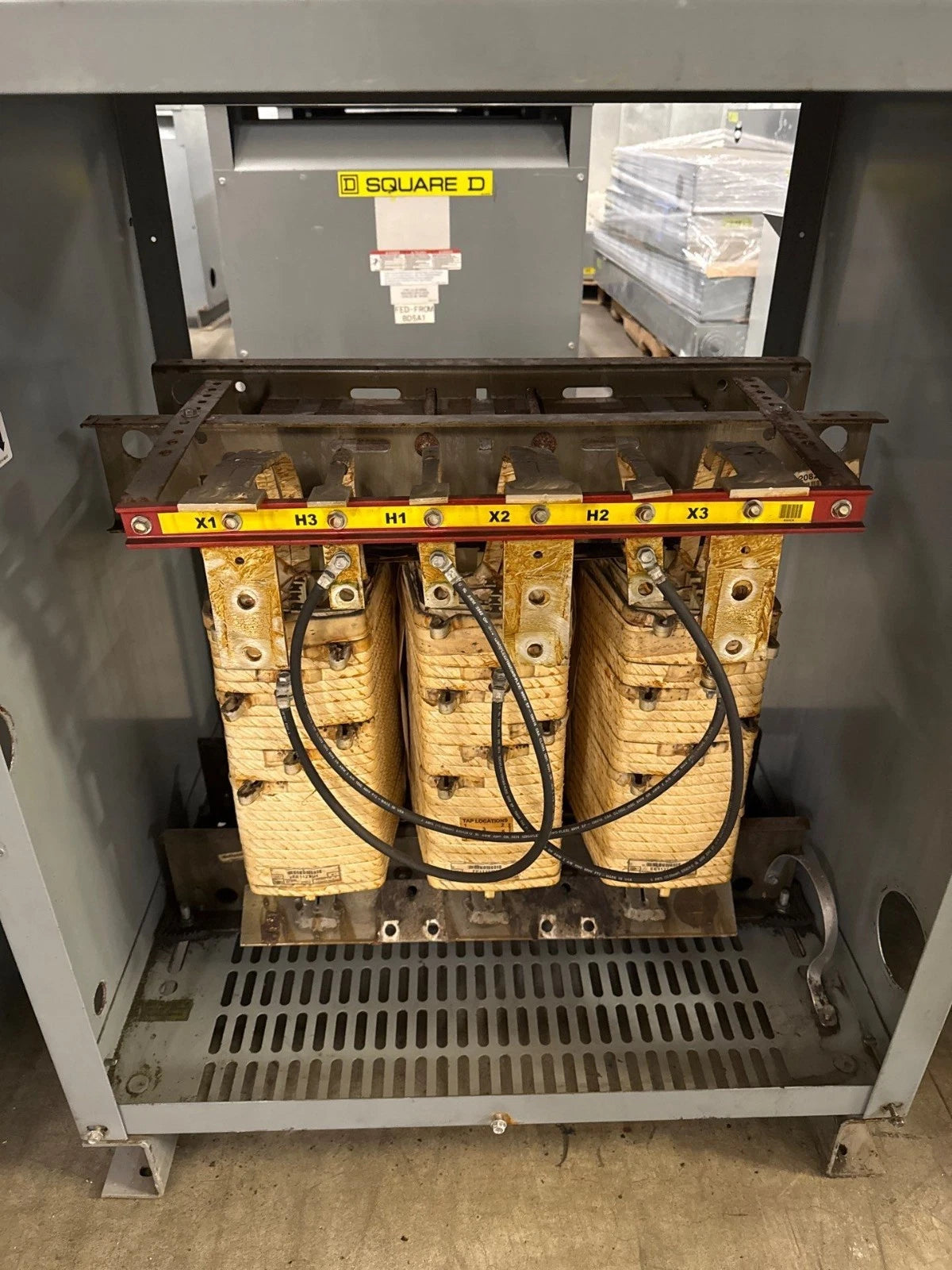 112.5KVA Square D EE112T3H Transformer Pri 480V Sec 208Y/120V 3PH Indoor T279 Used